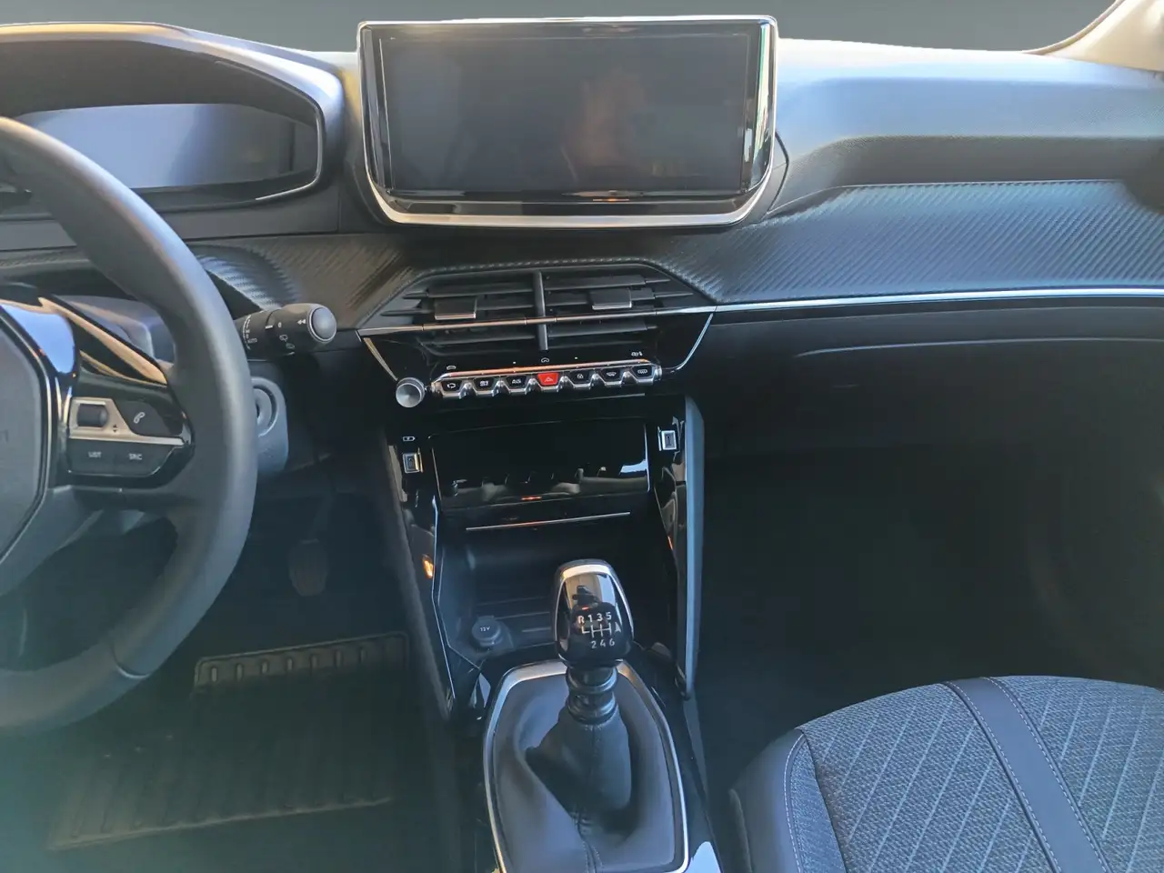 Peugeot 208 208 5P Puretech Allure 100 S&S 12