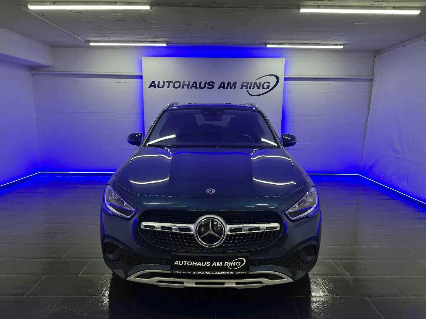 Mercedes-Benz GLA 200 1H PANO VRTUAL APPLE CAM SPUR LEDER MBUX Blau - 1