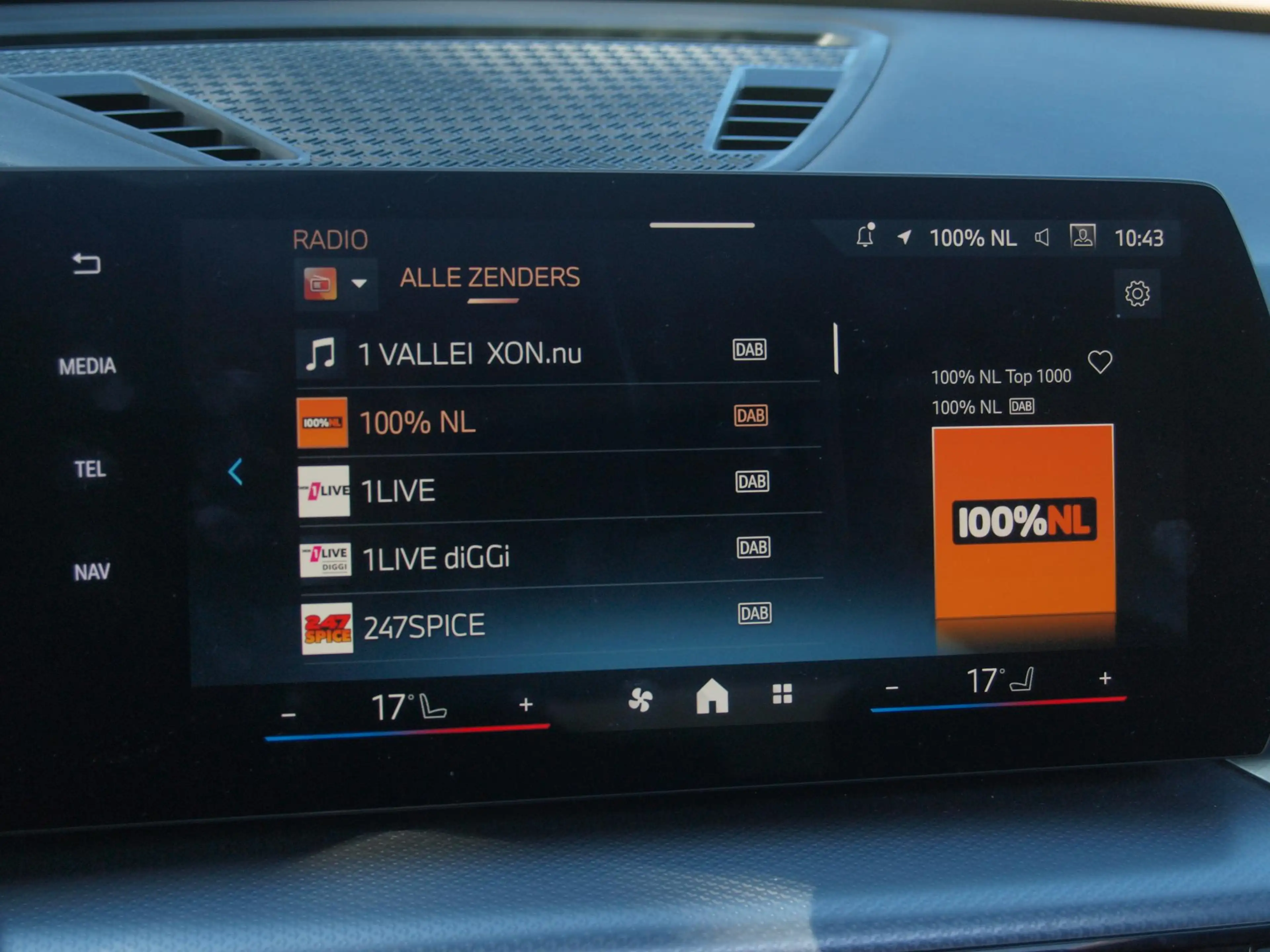 BMW iX1 xDrive30 67 kWh Panoramadak | Camera | Sfeerverlic — photo 19