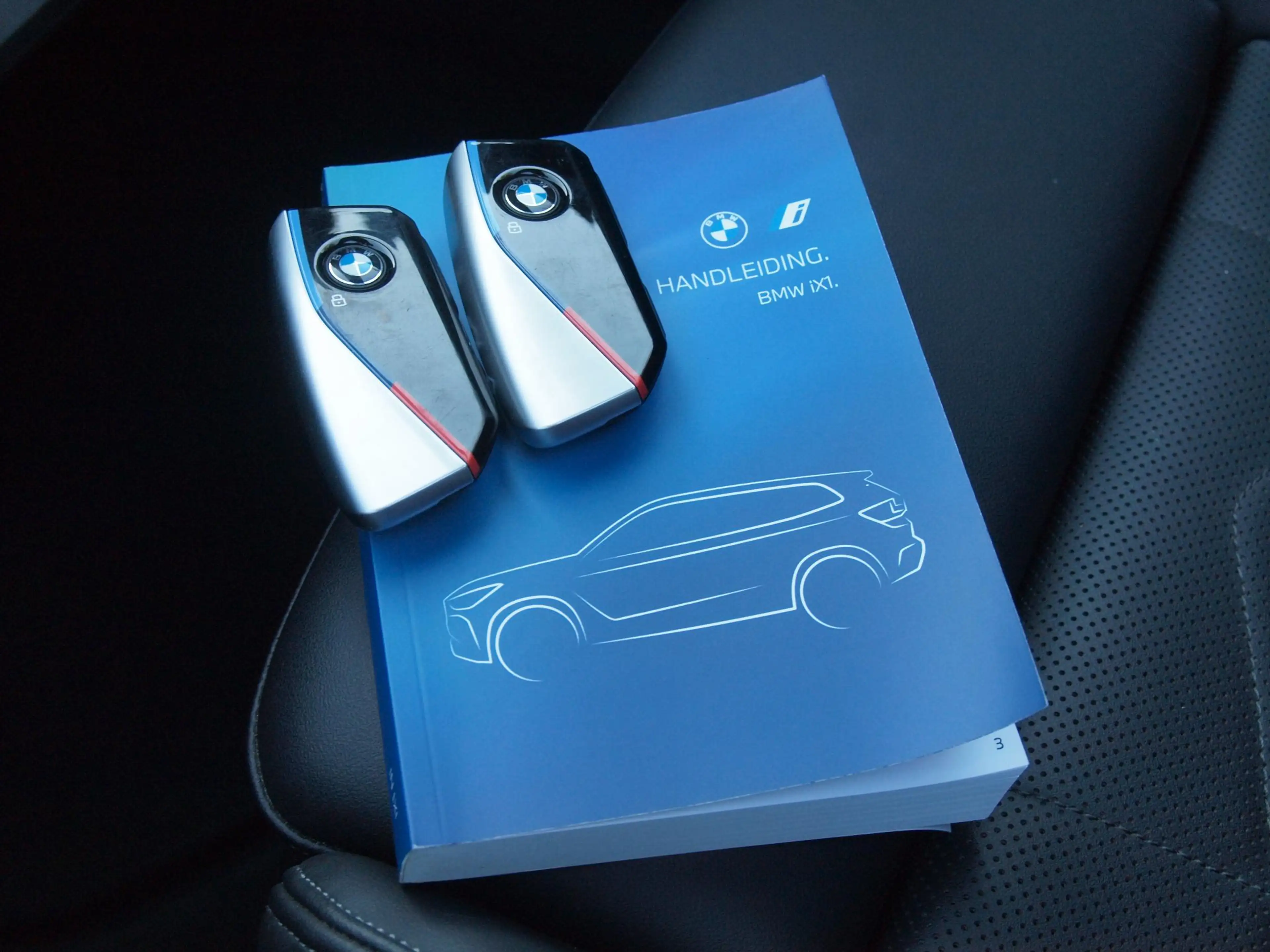BMW iX1 xDrive30 67 kWh Panoramadak | Camera | Sfeerverlic — photo 32
