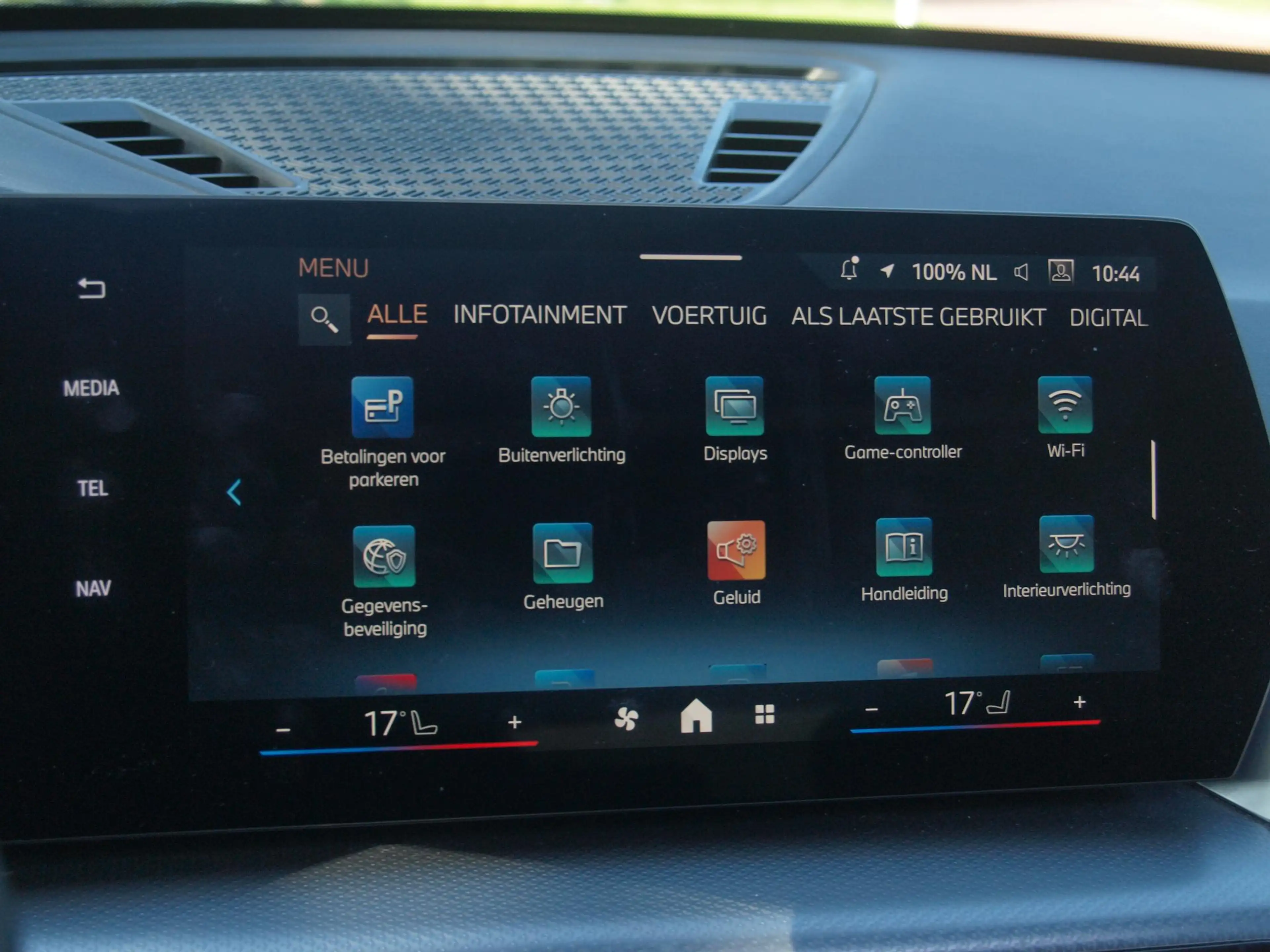 BMW iX1 xDrive30 67 kWh Panoramadak | Camera | Sfeerverlic — photo 23