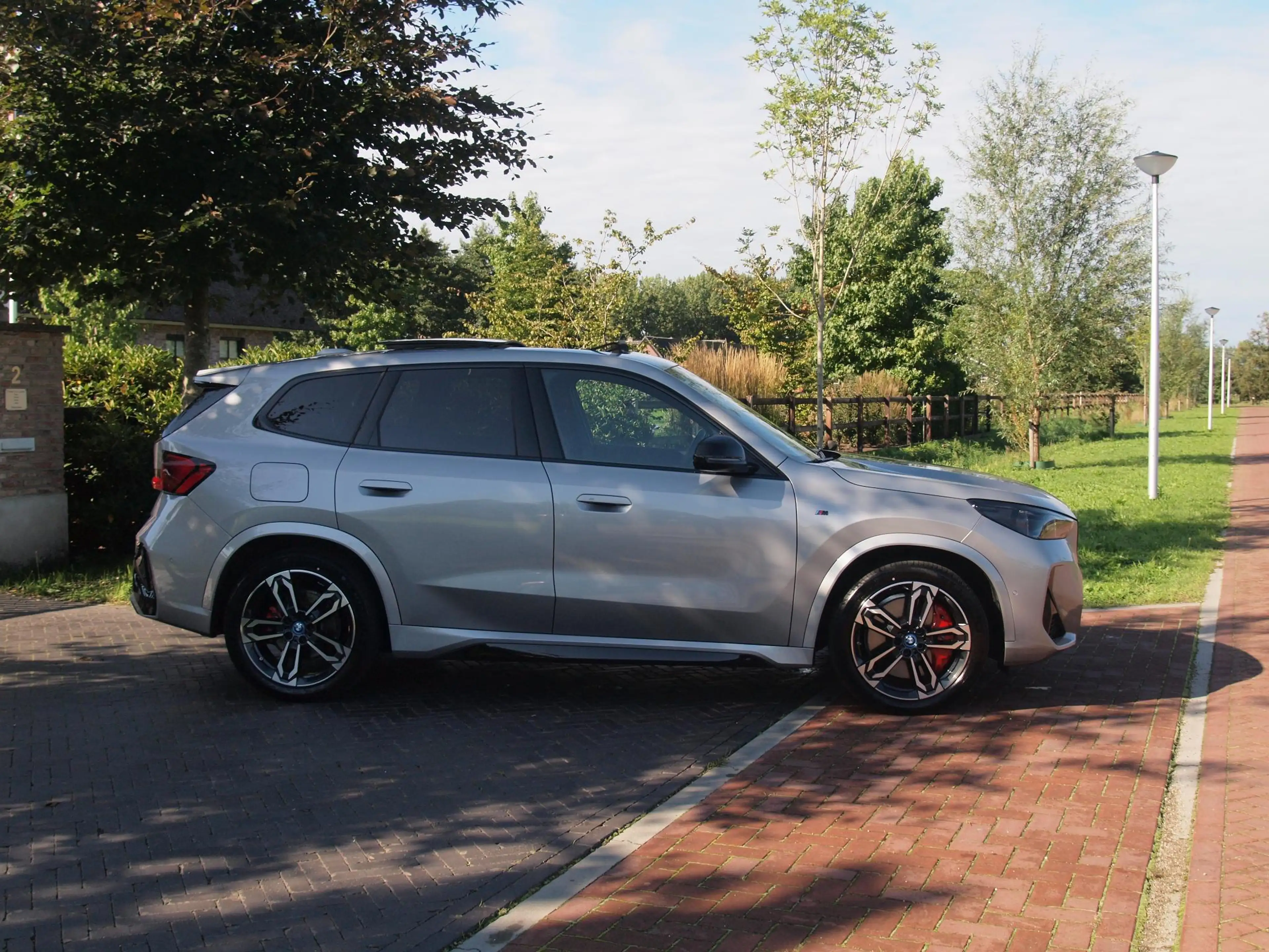 BMW iX1 xDrive30 67 kWh Panoramadak | Camera | Sfeerverlic — photo 11