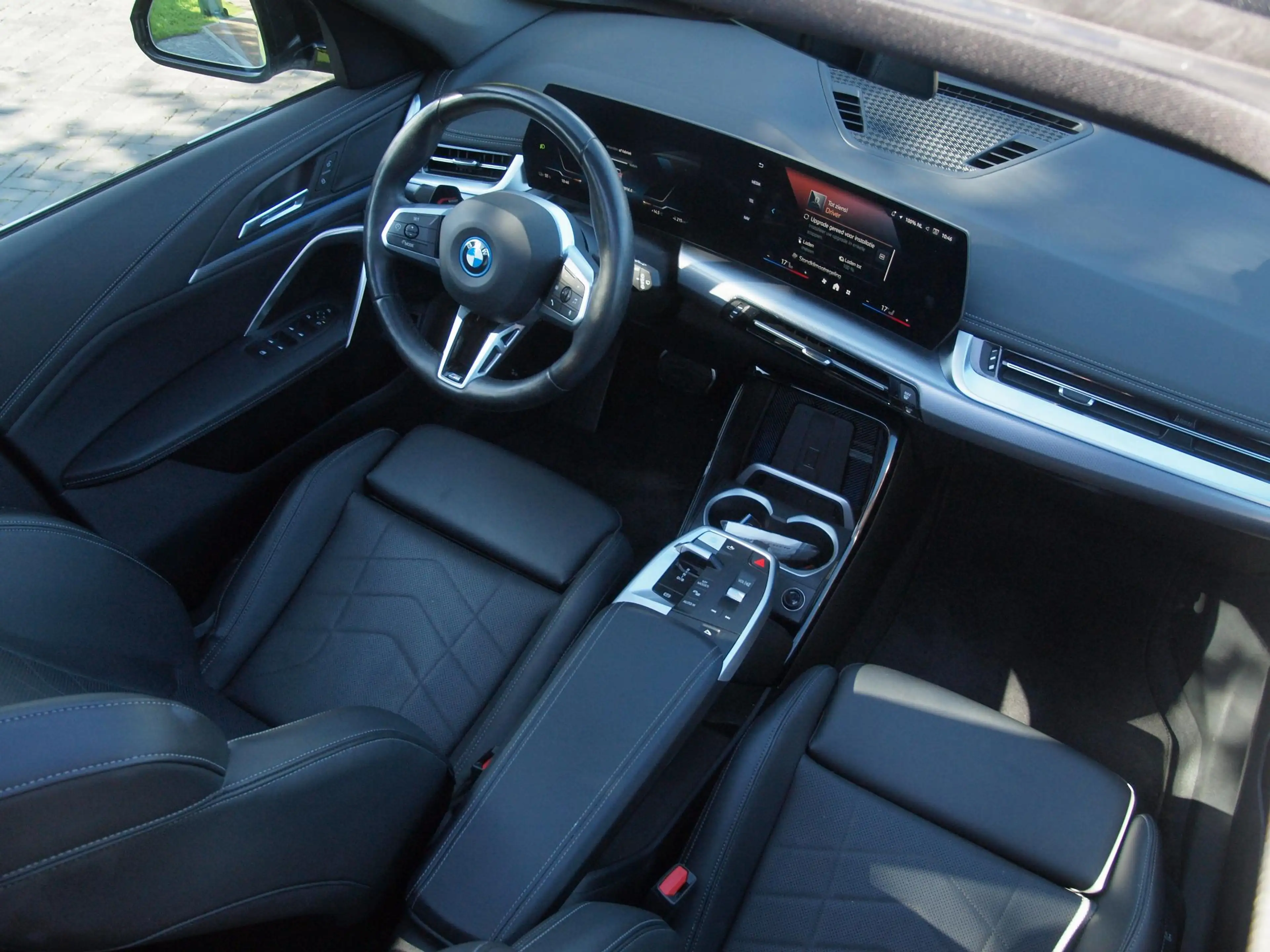 BMW iX1 xDrive30 67 kWh Panoramadak | Camera | Sfeerverlic — photo 2