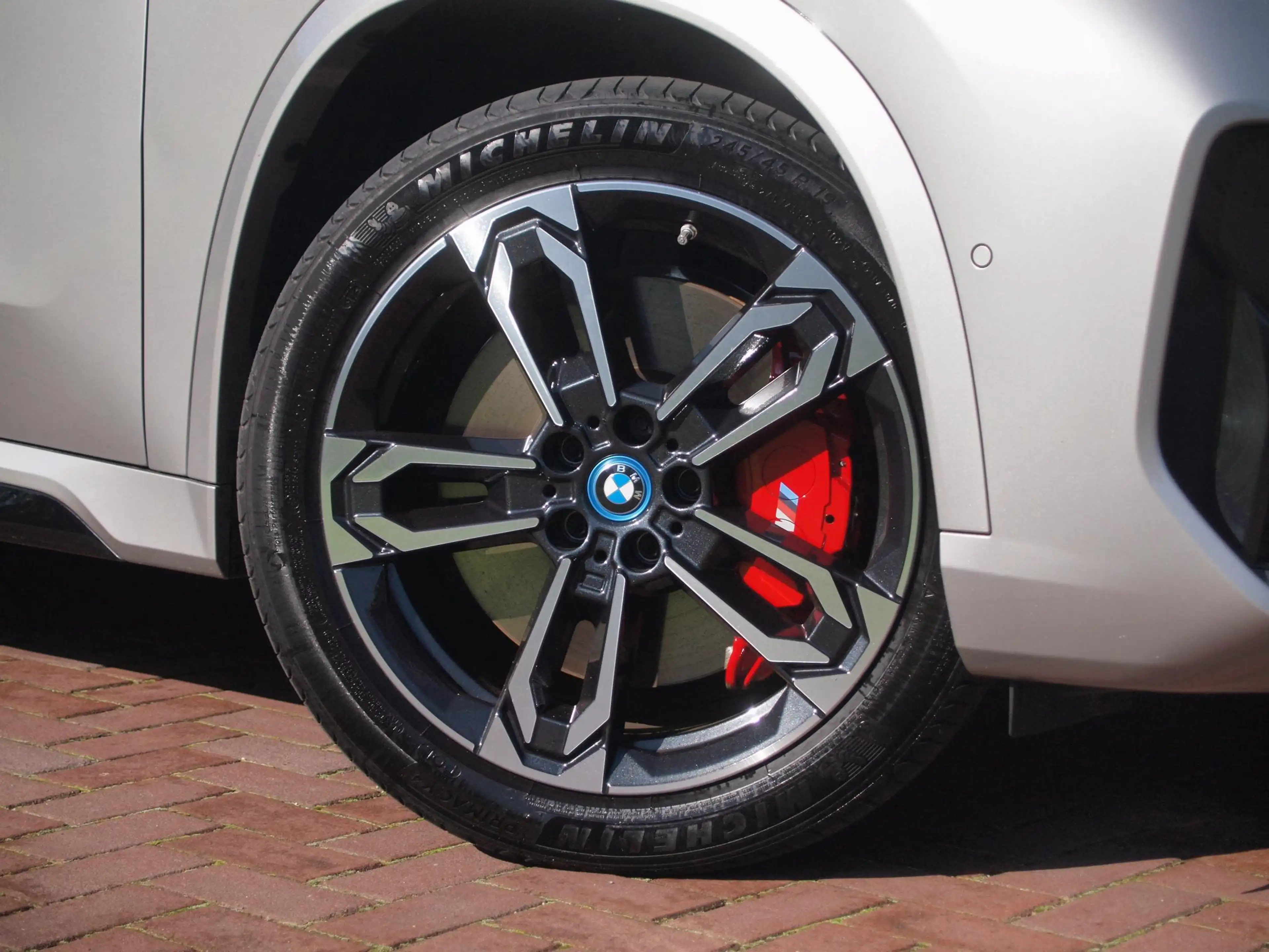 BMW iX1 xDrive30 67 kWh Panoramadak | Camera | Sfeerverlic — photo 12