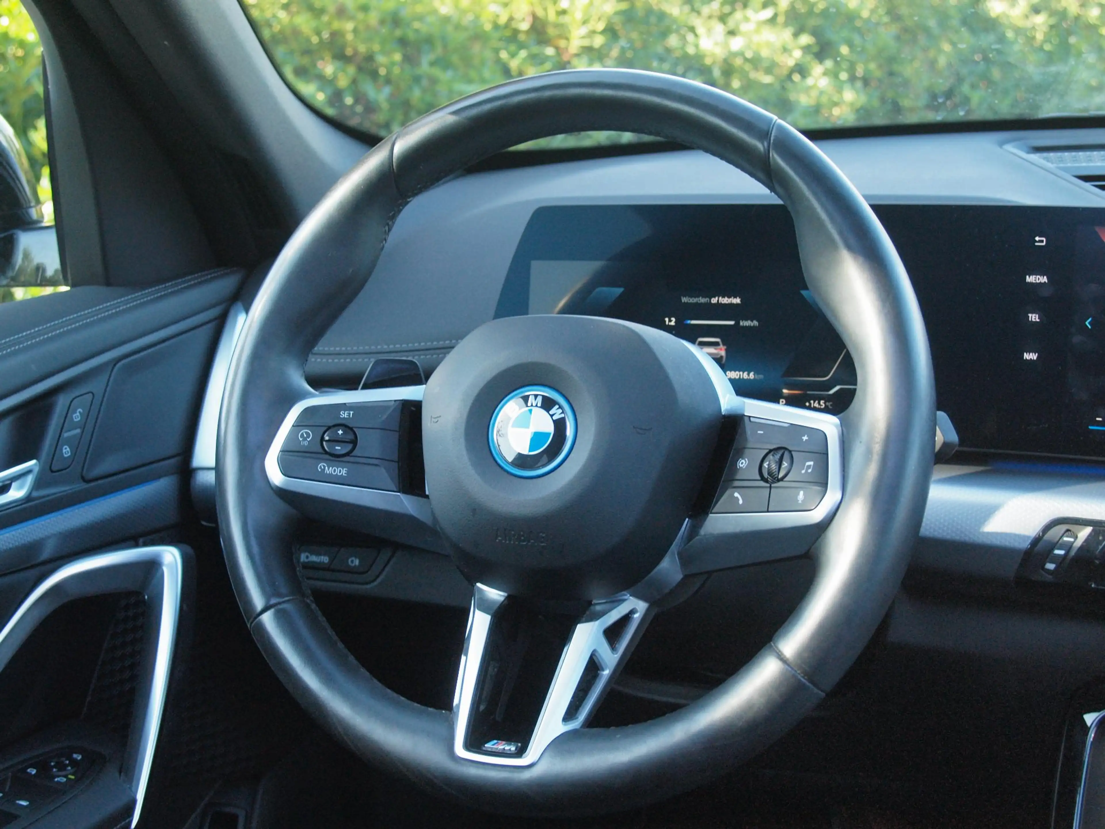 BMW iX1 xDrive30 67 kWh Panoramadak | Camera | Sfeerverlic — photo 16