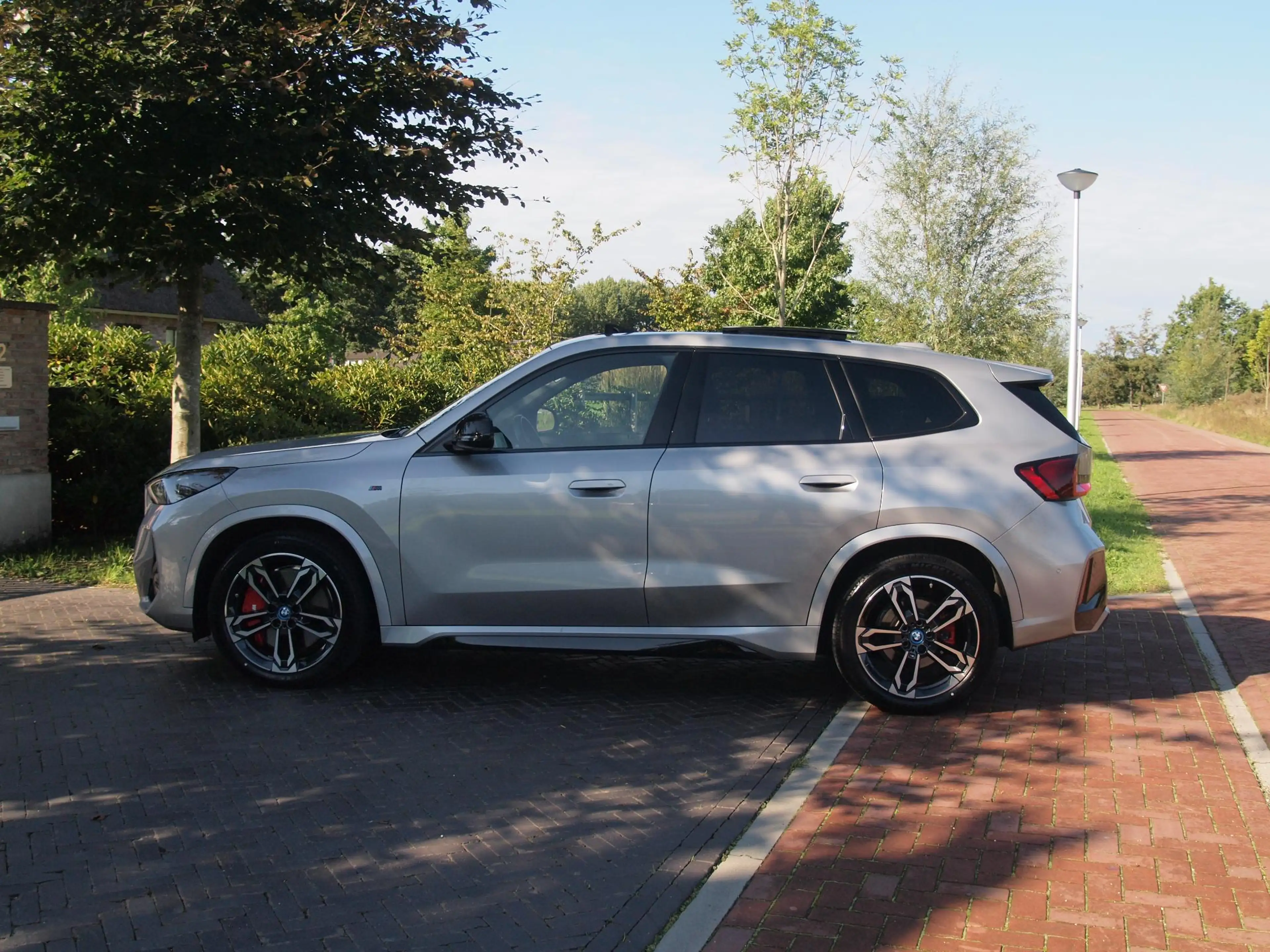 BMW iX1 xDrive30 67 kWh Panoramadak | Camera | Sfeerverlic — photo 7