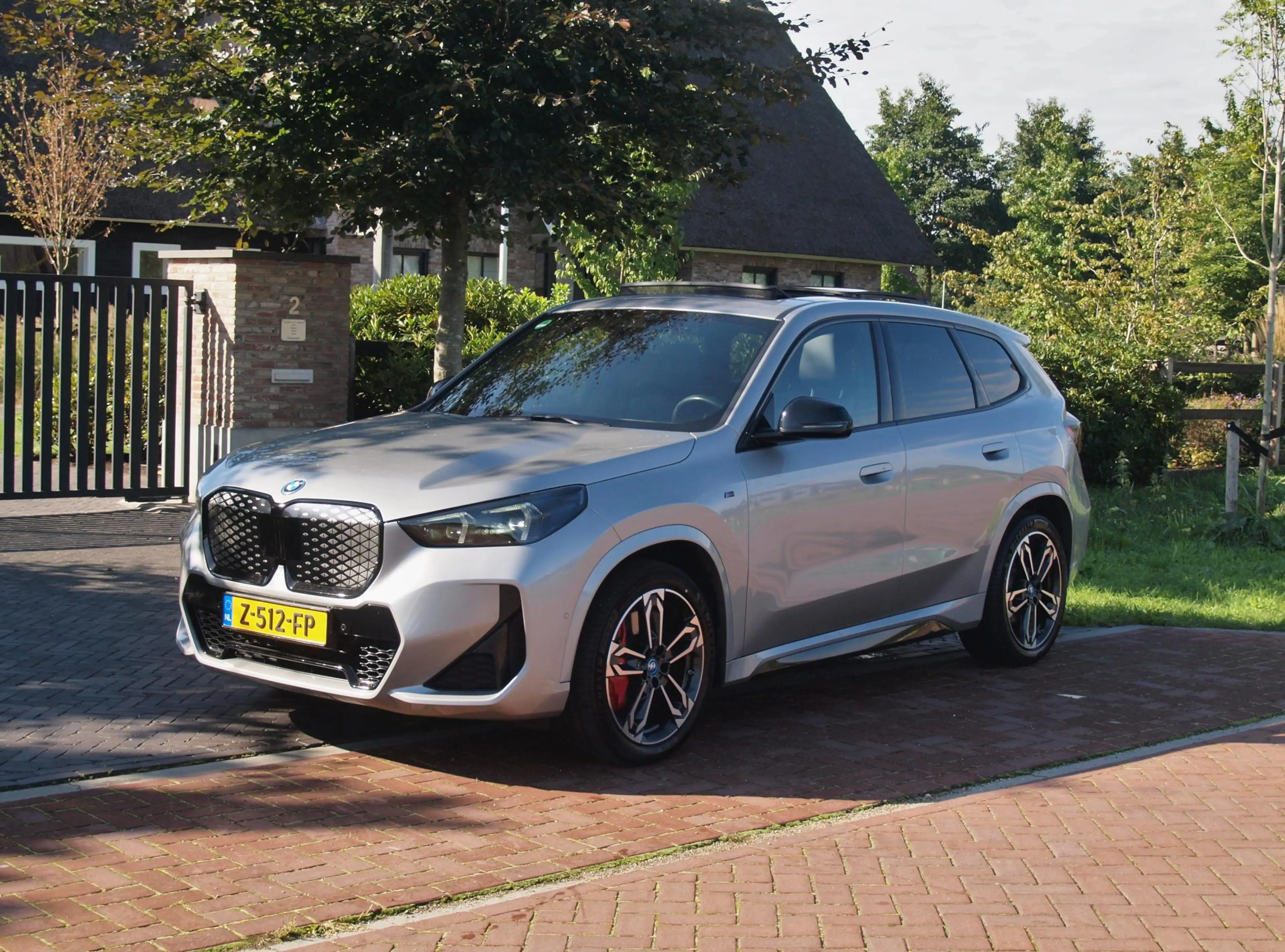 BMW iX1 xDrive30 67 kWh Panoramadak | Camera | Sfeerverlic — photo 6
