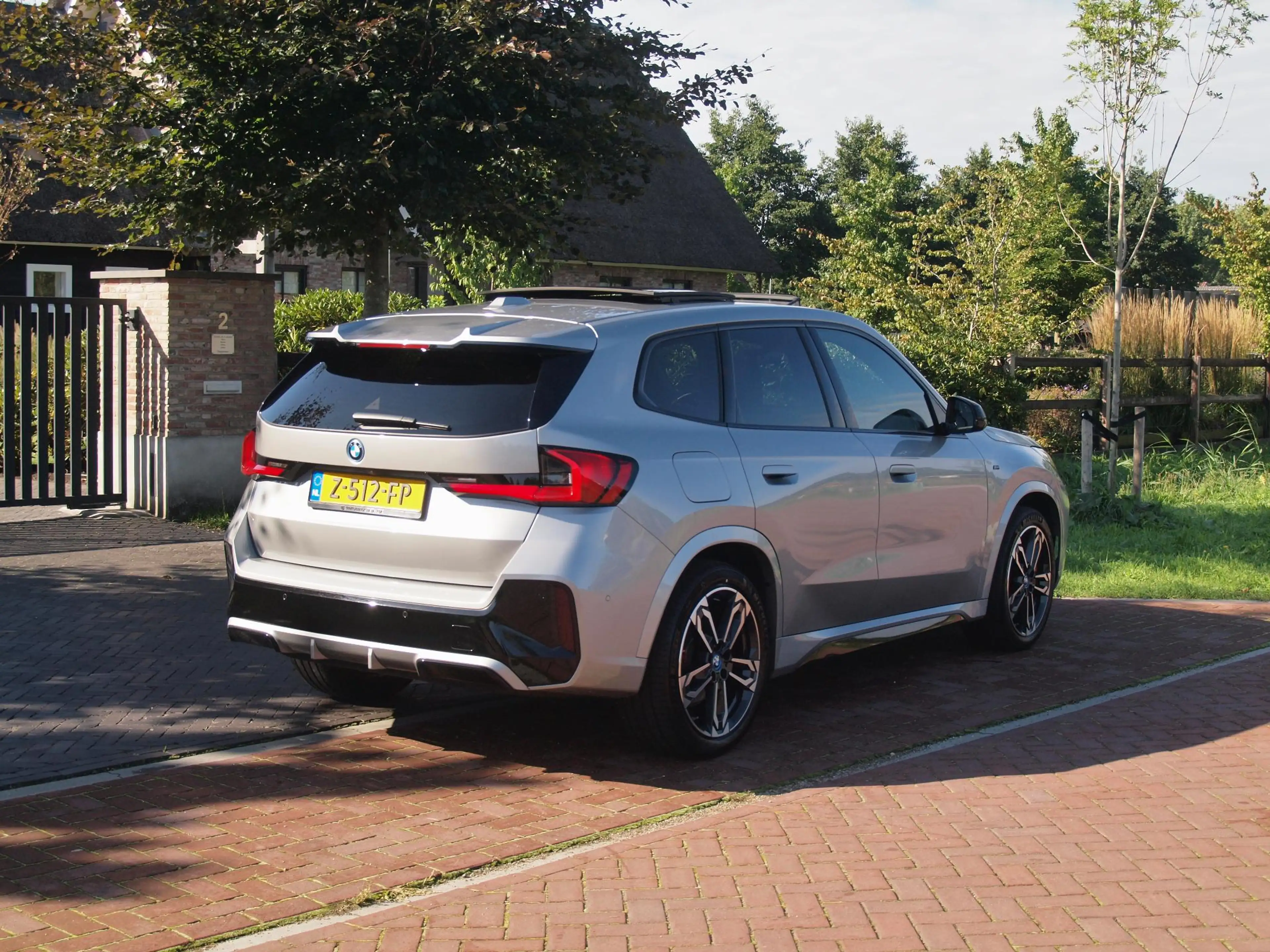 BMW iX1 xDrive30 67 kWh Panoramadak | Camera | Sfeerverlic — photo 10