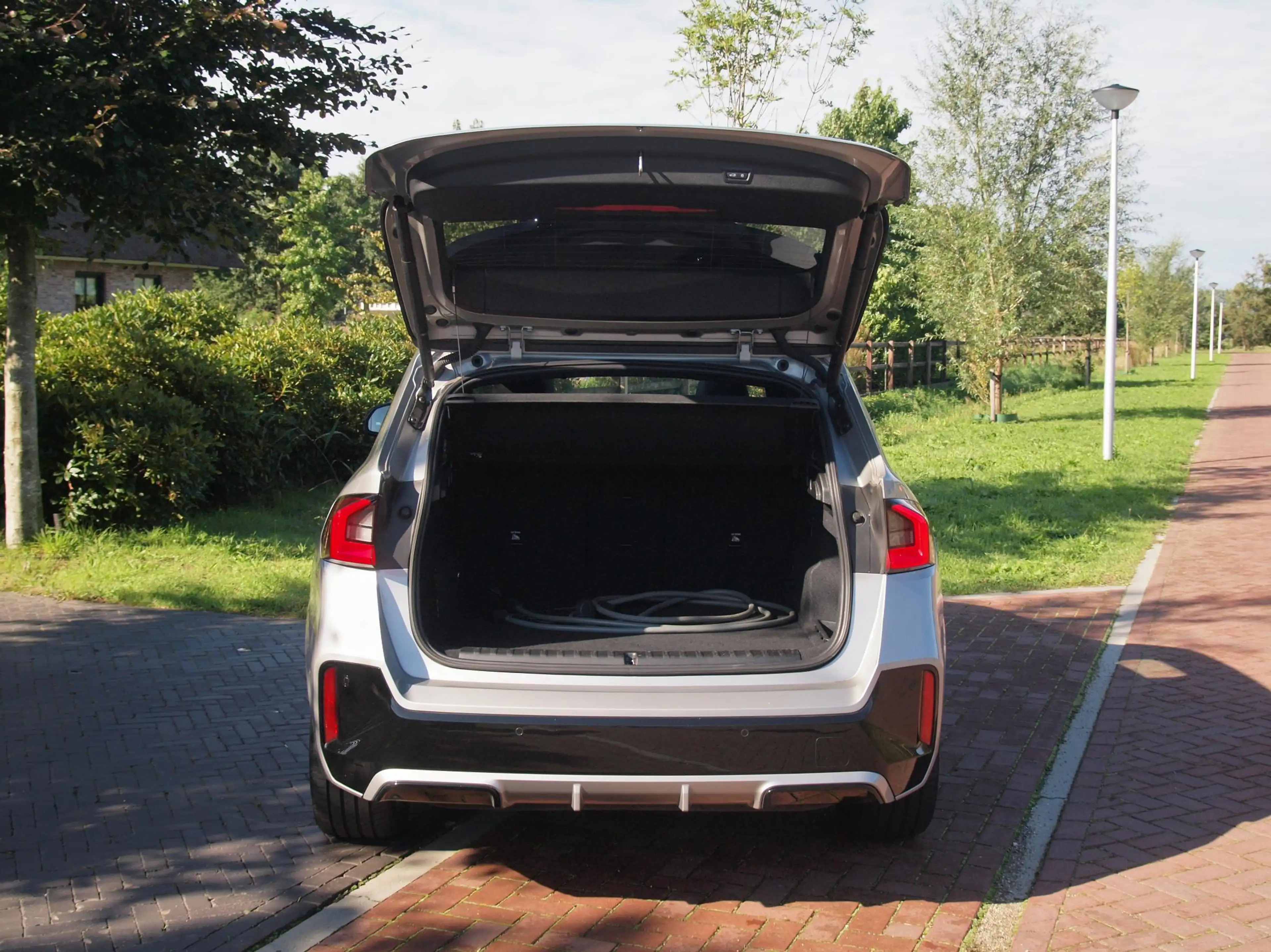 BMW iX1 xDrive30 67 kWh Panoramadak | Camera | Sfeerverlic — photo 30