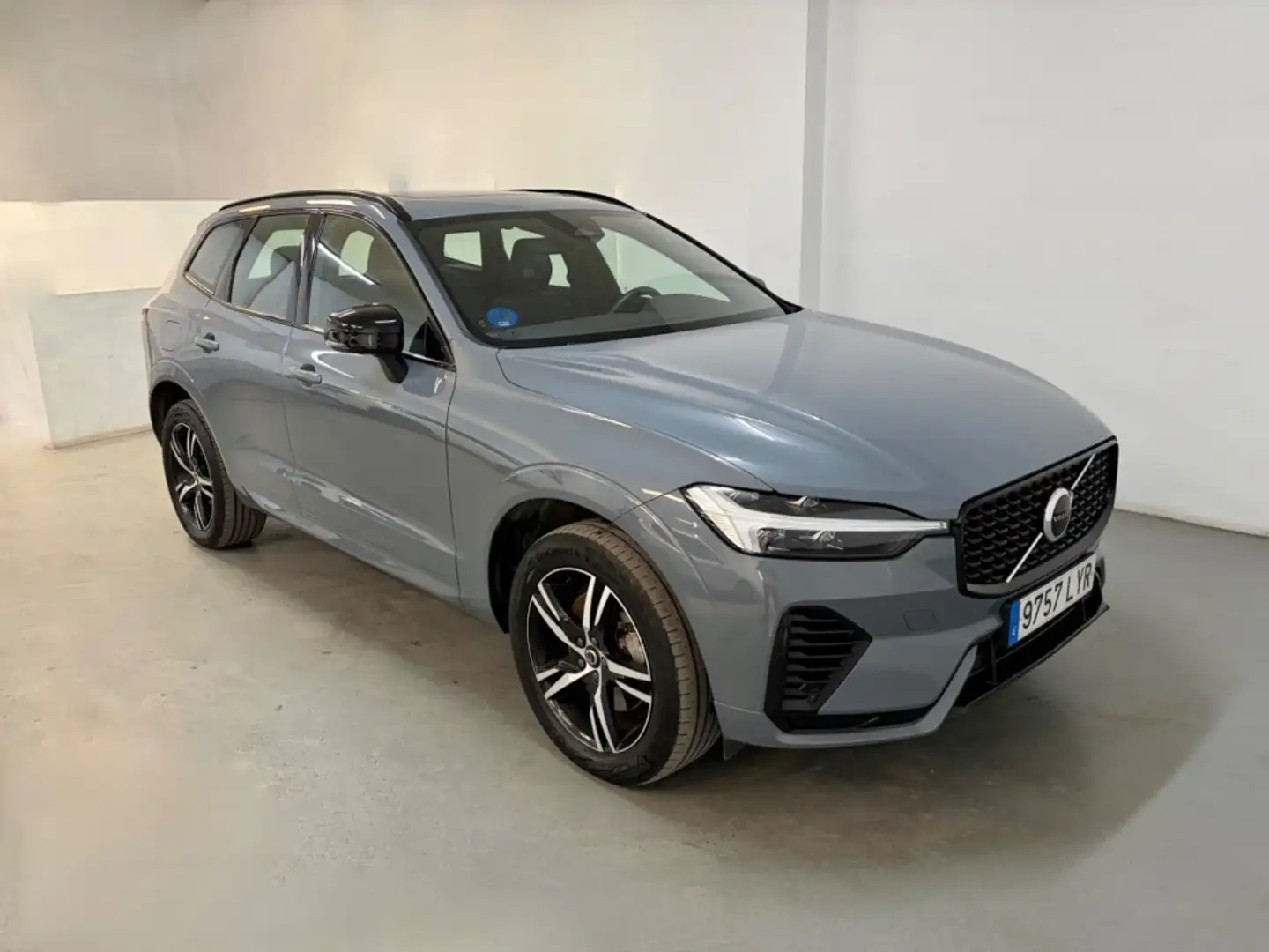 Volvo XC60 T6 Recharge R-Design Gris - 2