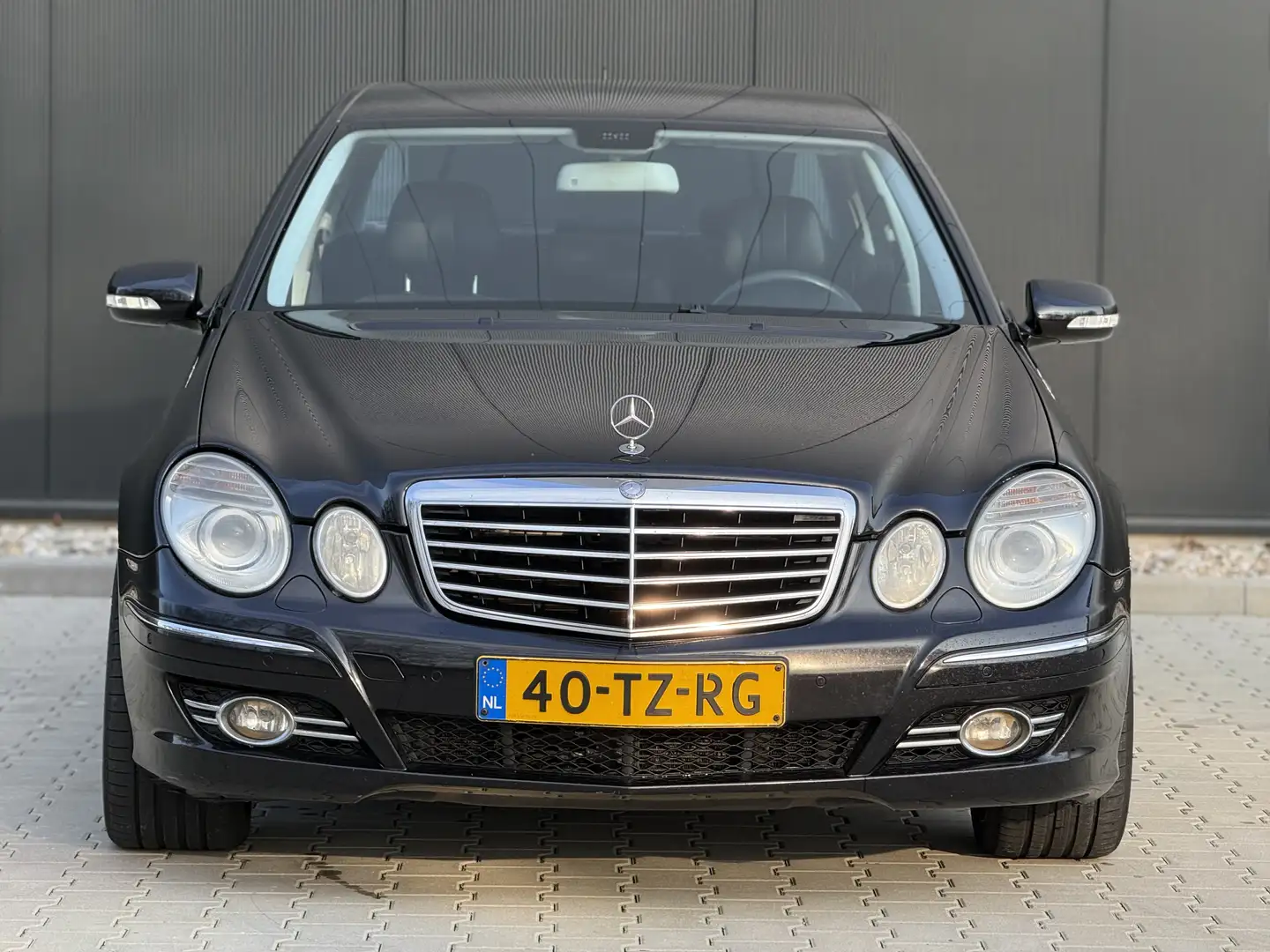 Mercedes-Benz E 420 V8 CDI Avantgarde Sport Schwarz - 2