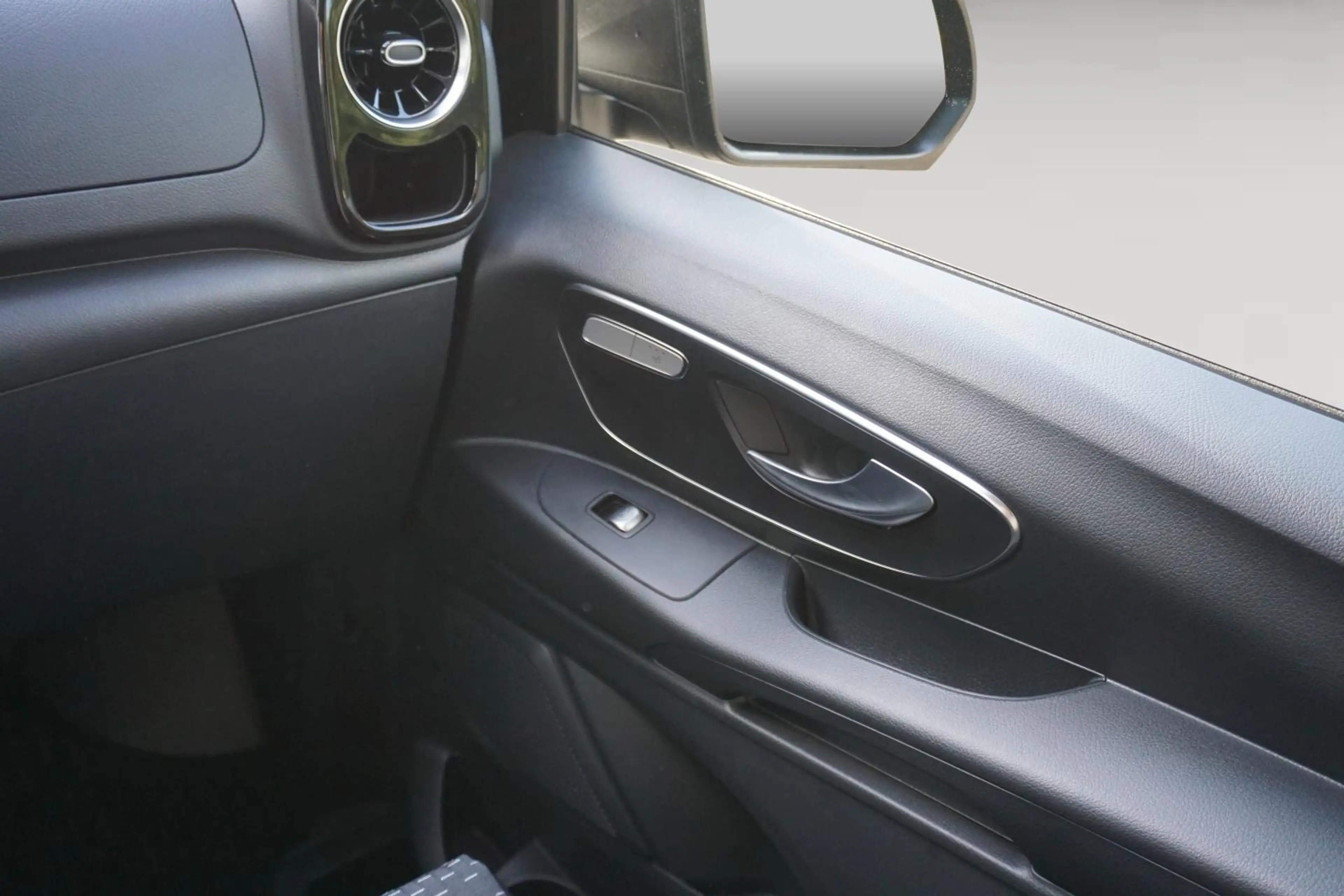 Mercedes-Benz Vito eVito 129 Lease Edition DC WLTP 350 km — photo 17