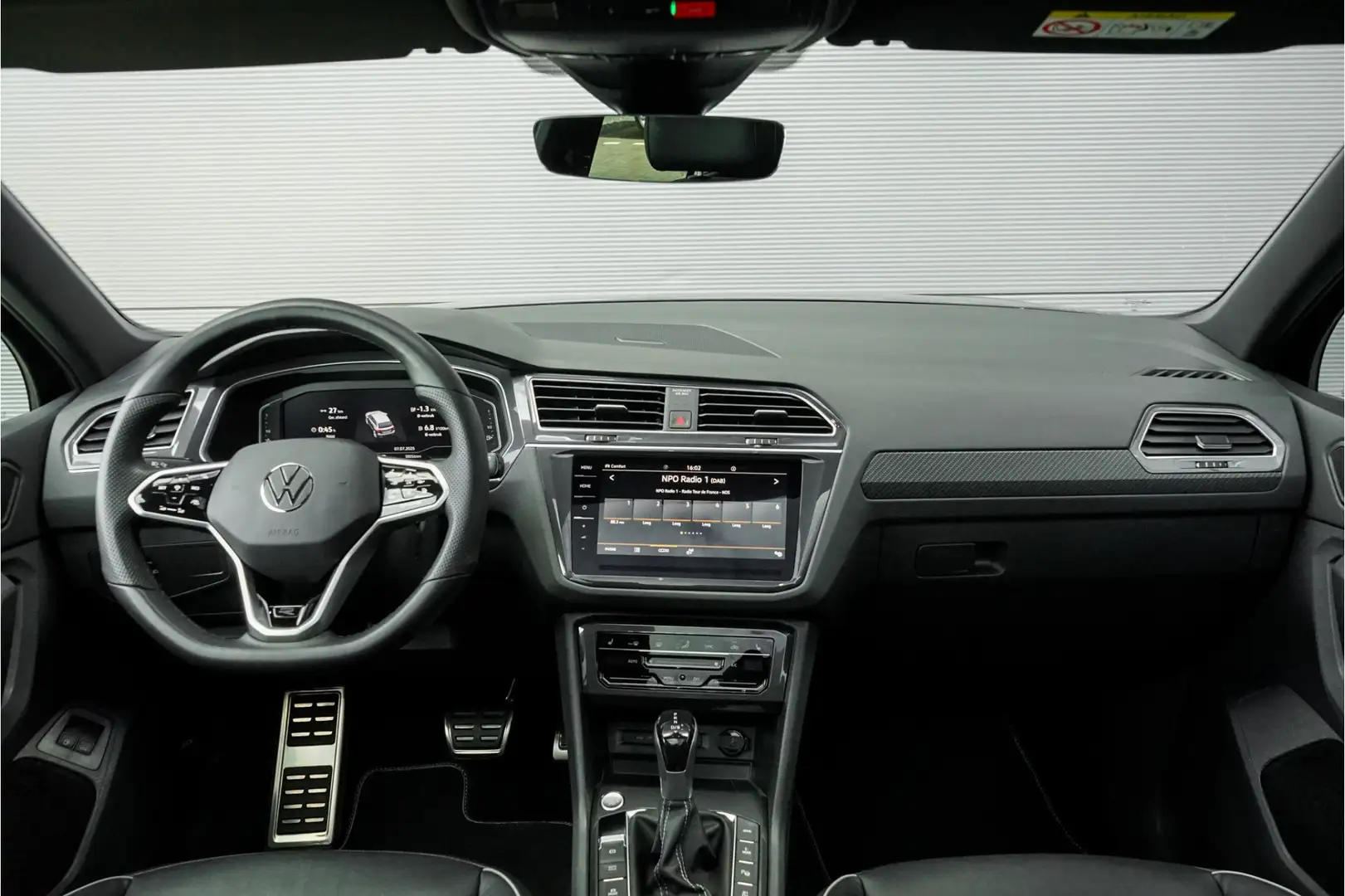 Volkswagen Tiguan 1.4 TSI eHybrid R-Line Pano Leder Black Style 360° Zwart - 2
