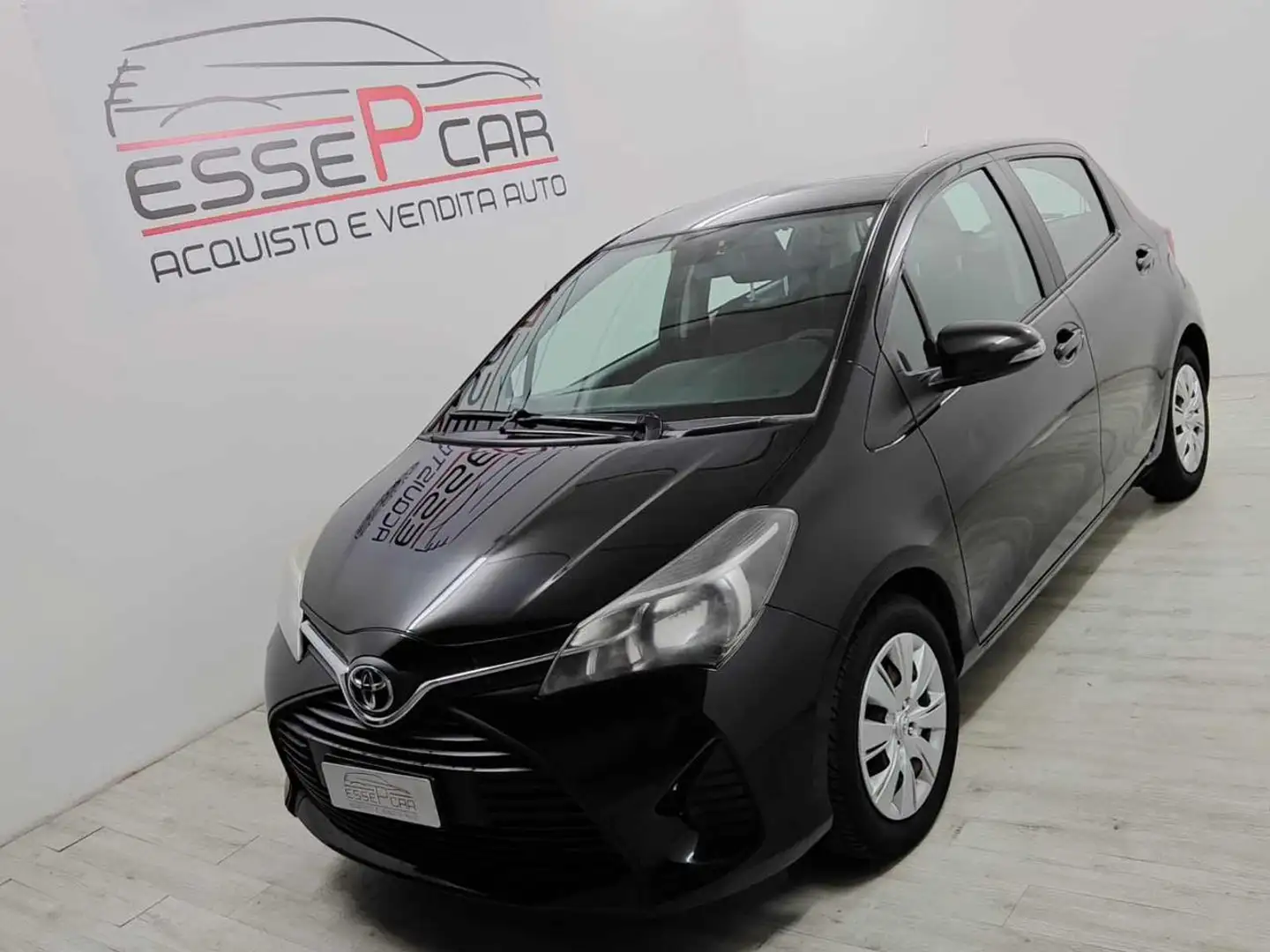 Toyota Yaris 1.0 5 porte Active Nero - 1