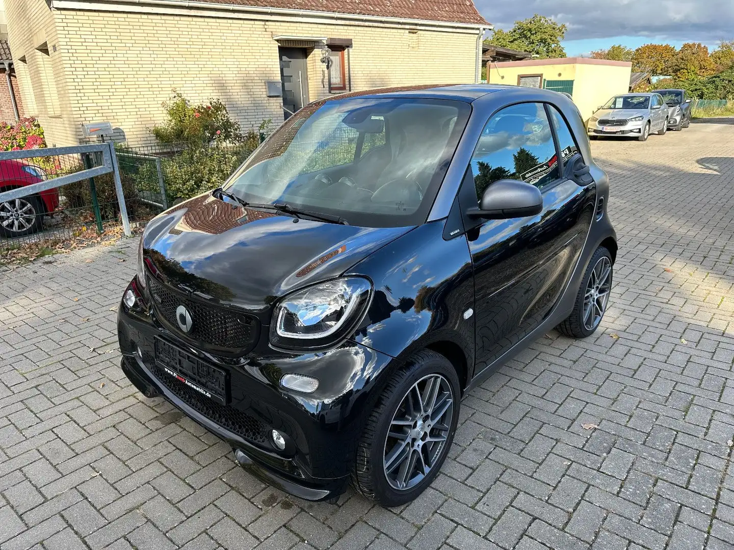 smart forTwo Coupe Brabus 109PS-LED-NAVI-PANO-JBL Schwarz - 2
