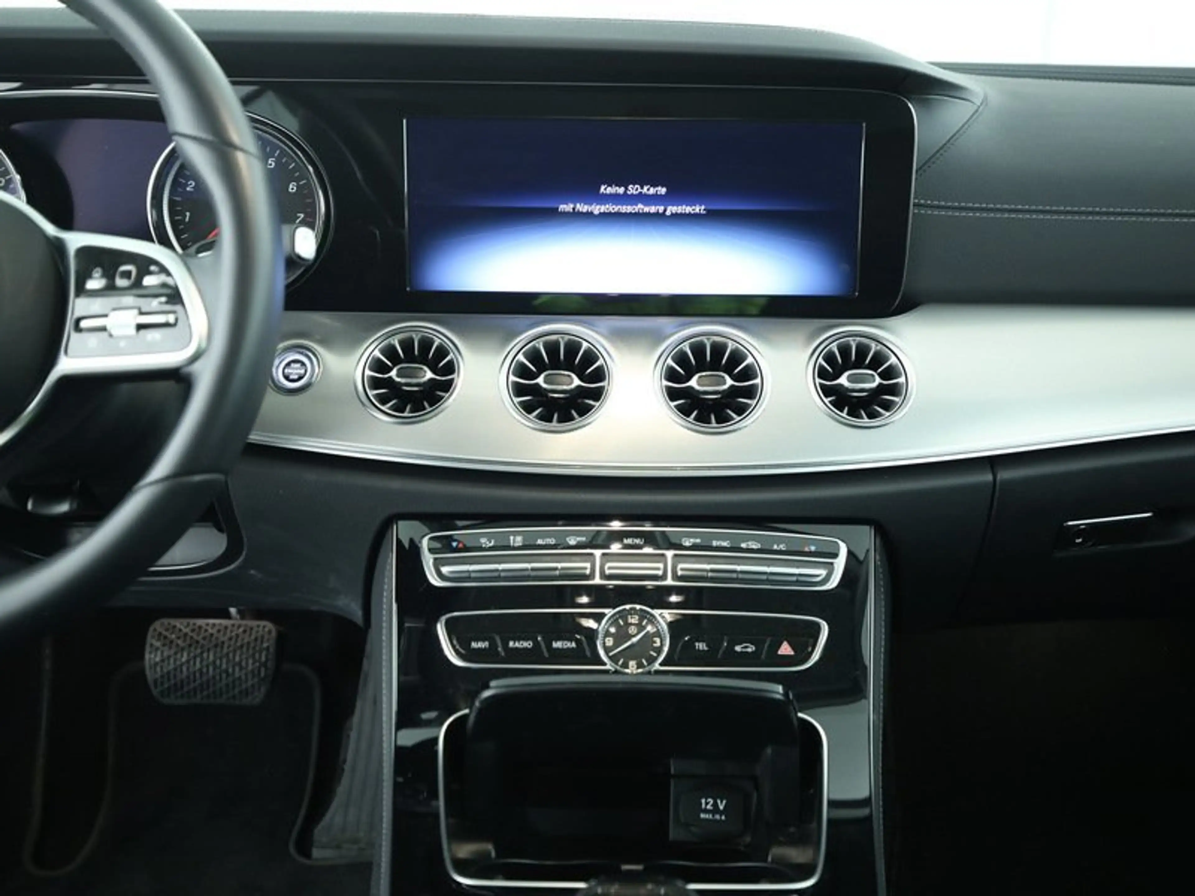 Mercedes-Benz E 200 Cabrio Avantgarde Night Leder/Widescre/Tot — photo 8