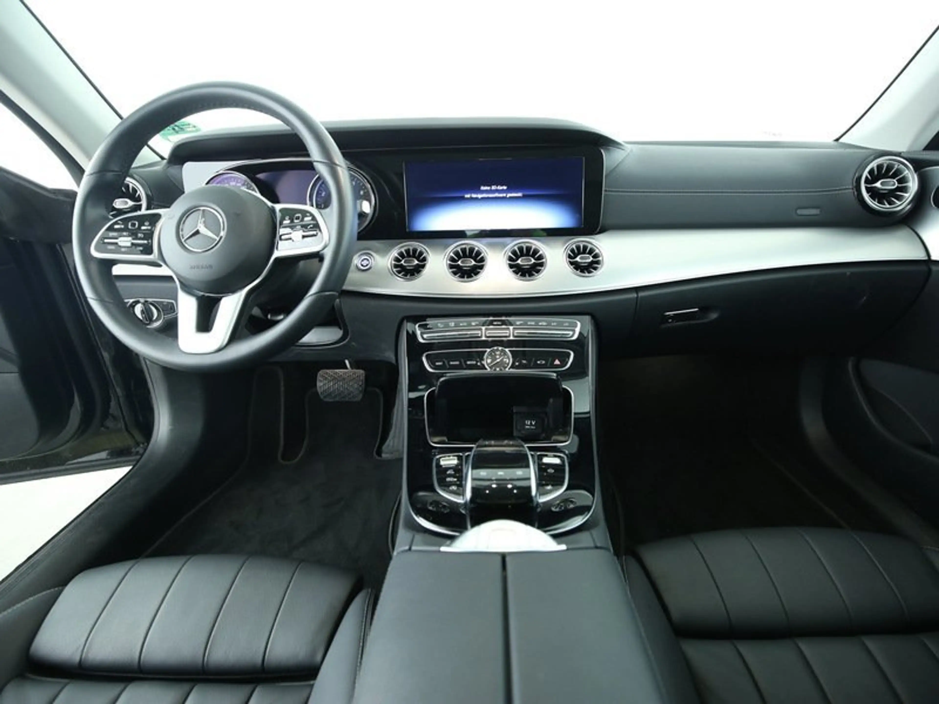 Mercedes-Benz E 200 Cabrio Avantgarde Night Leder/Widescre/Tot — photo 7