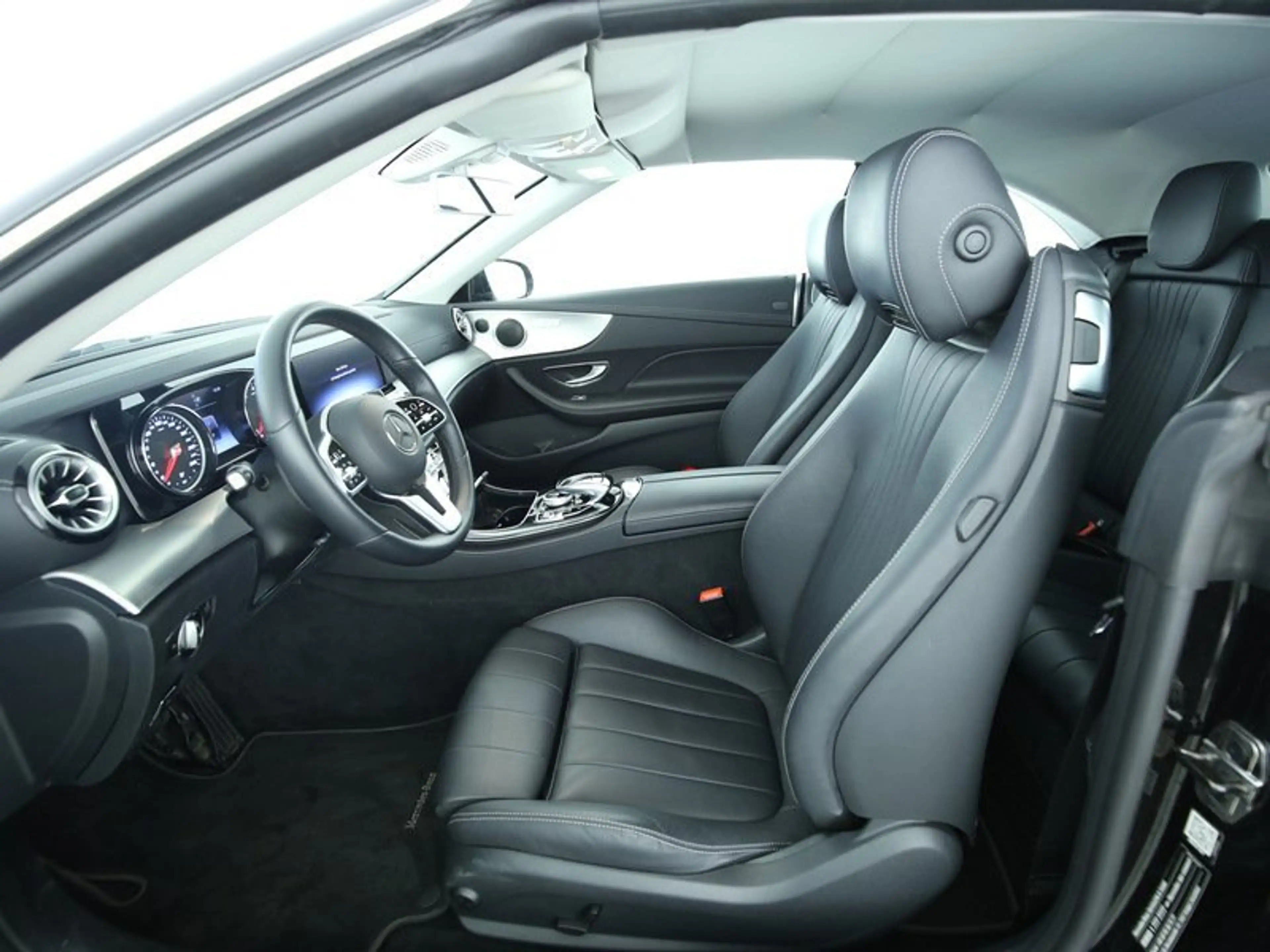 Mercedes-Benz E 200 Cabrio Avantgarde Night Leder/Widescre/Tot — photo 5