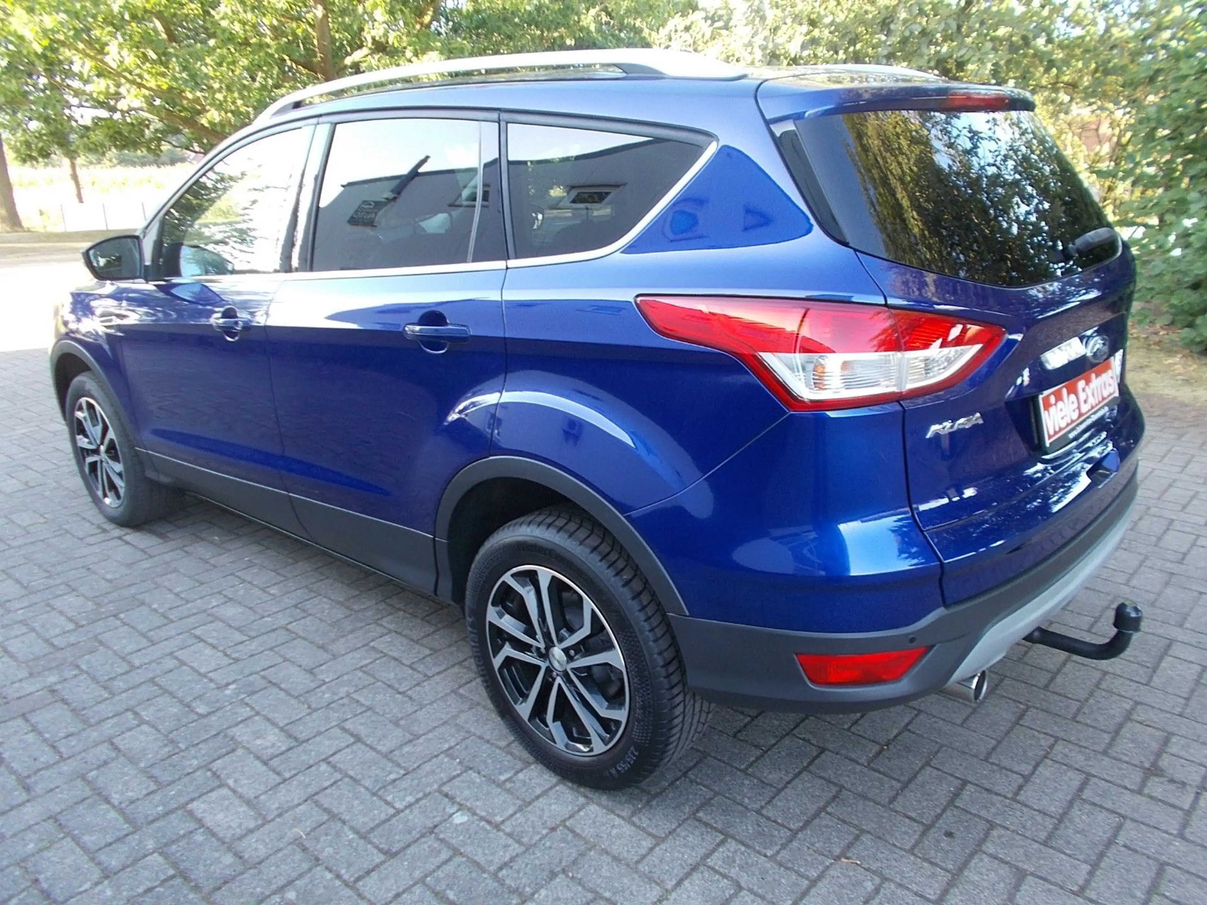 Ford Kuga Titanium,Klimaaut.,AHK,Navi,SHZ.... — photo 3
