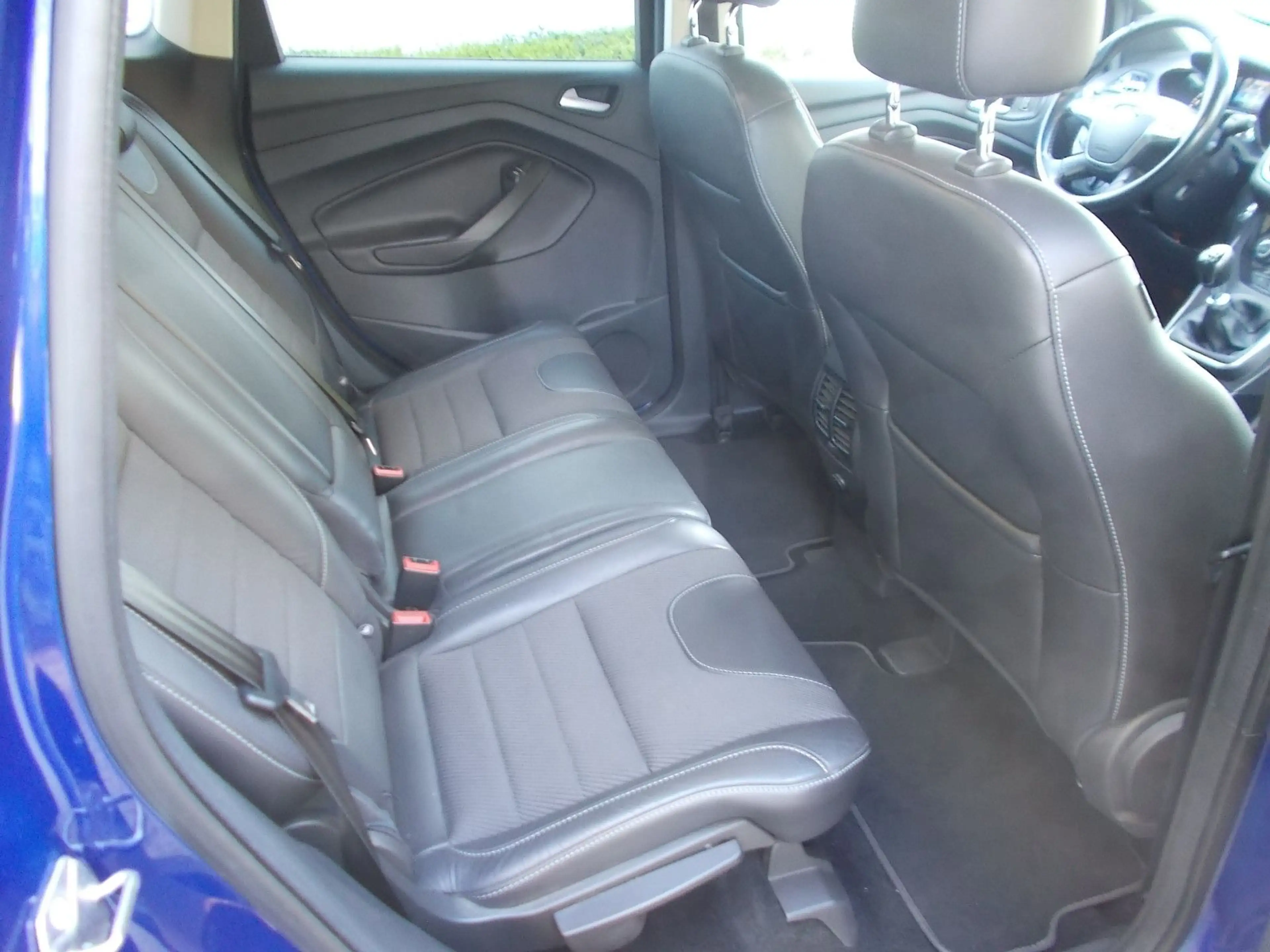 Ford Kuga Titanium,Klimaaut.,AHK,Navi,SHZ.... — photo 14