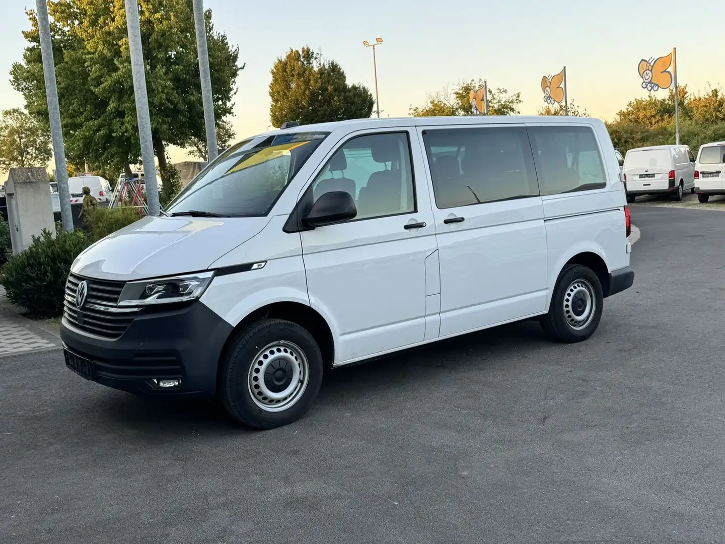 Volkswagen T6 Kombi /Transporter 6.1 DSG 4Motion Navi*LED* Wit - 2