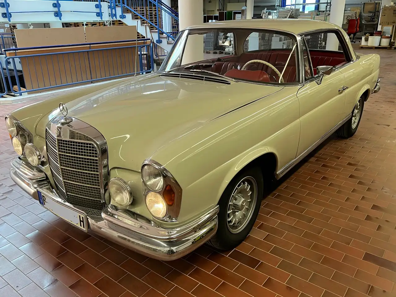 Mercedes-Benz 280 W111 160PS, foto 1