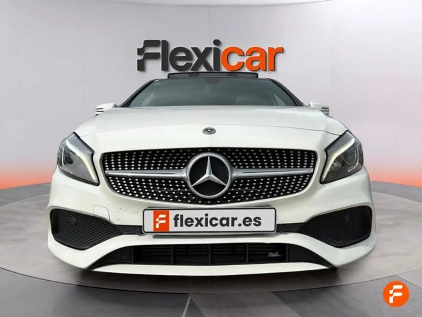Mercedes-Benz A 200 d AMG Line Gris - 2