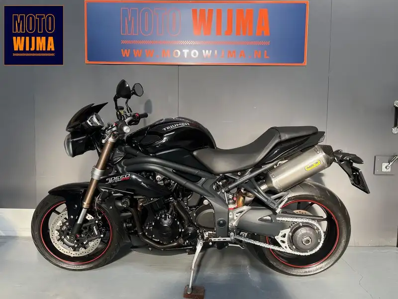Triumph Speed Triple 1050 - foto 2