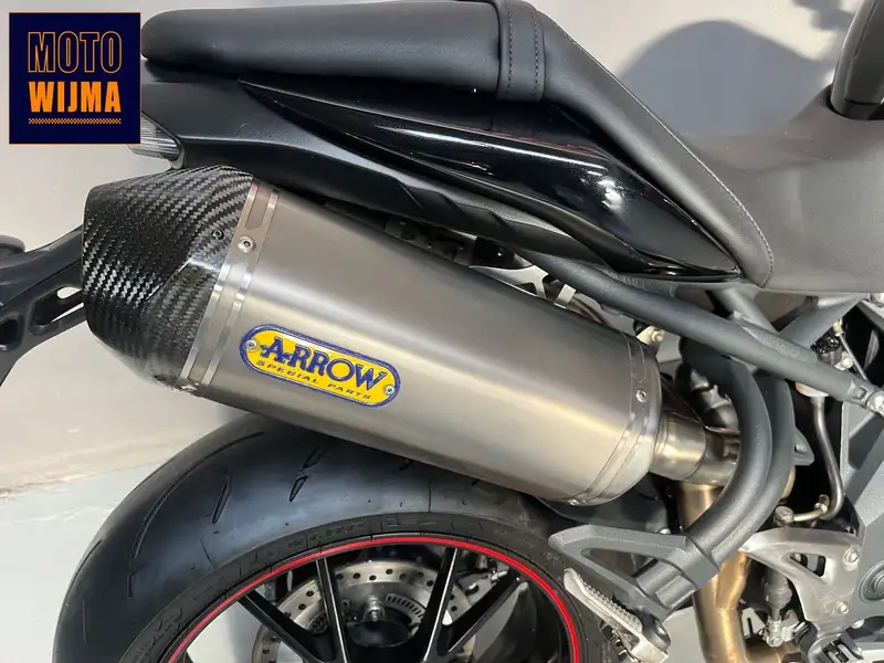 Triumph Speed Triple 1050 - foto 5