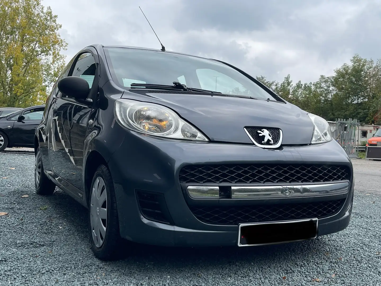Peugeot 107 107 1.0i Trendy Grijs - 1