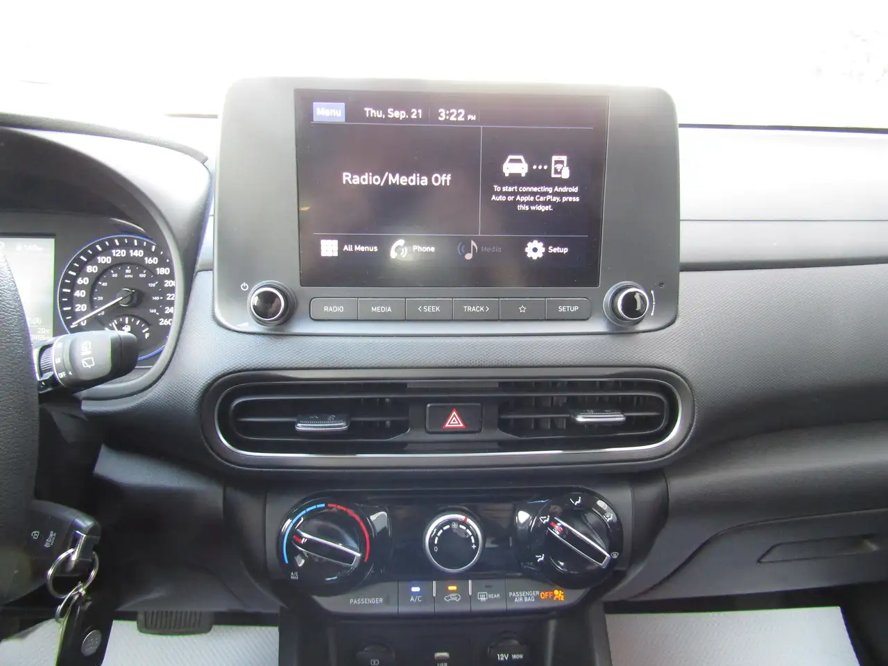 Hyundai KONA снимка Hyundai KONA