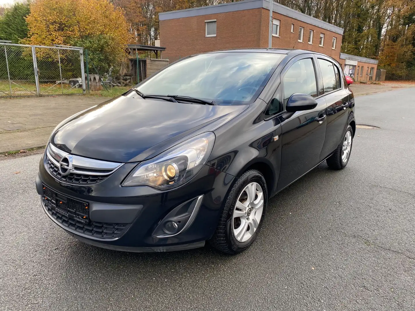 Opel Corsa D Innovation Klima Sitzhzg Tempomat 101Tkm Schwarz - 1