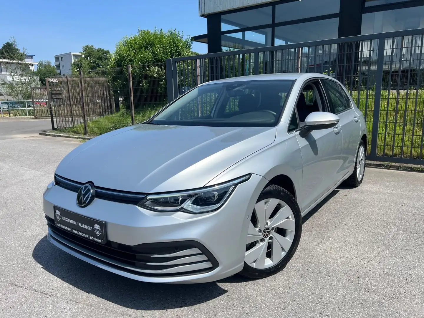 Volkswagen Golf VIII Lim. Style NAVI/KAMERA/LED/ALCANTARA!! Argent - 1