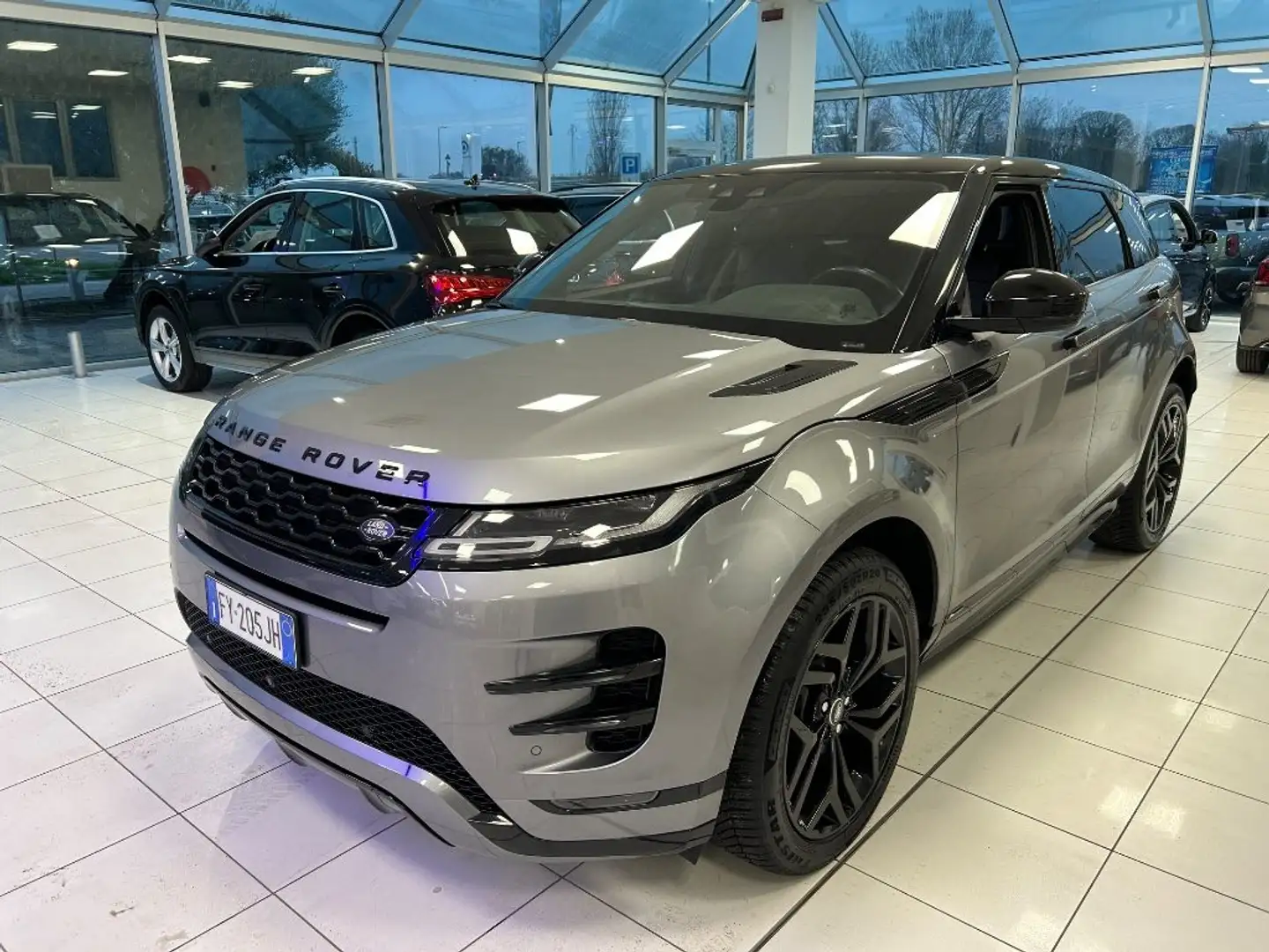 Land Rover Range Rover Evoque 2.0D I4 180 CV AWD Auto R-Dynamic SE Grijs - 1
