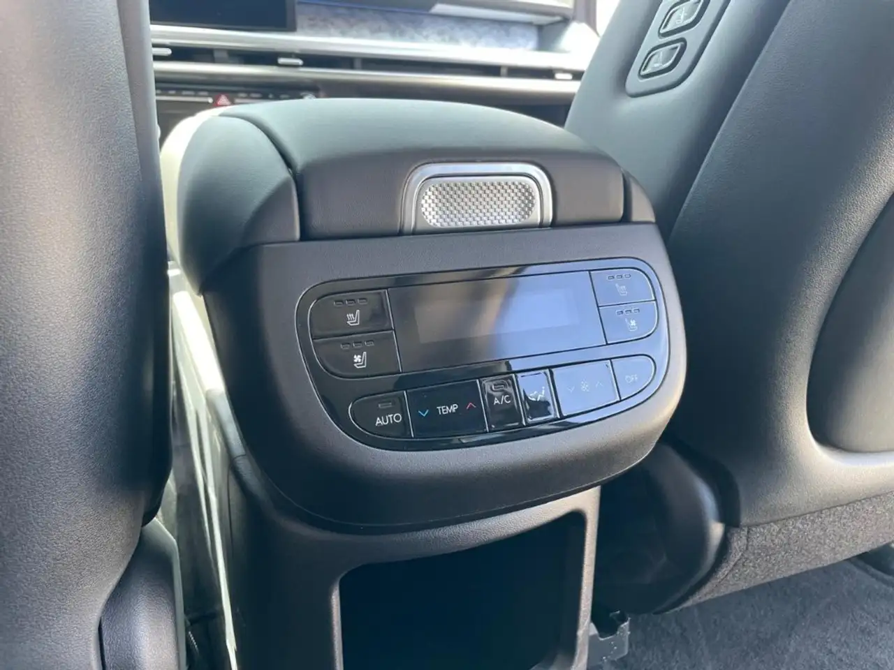 Hyundai IONIQ 9 2026 — фото 13
