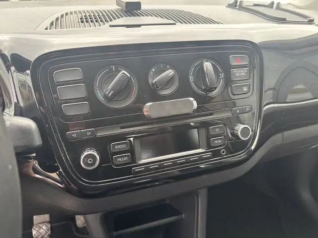 Volkswagen Up! view 7