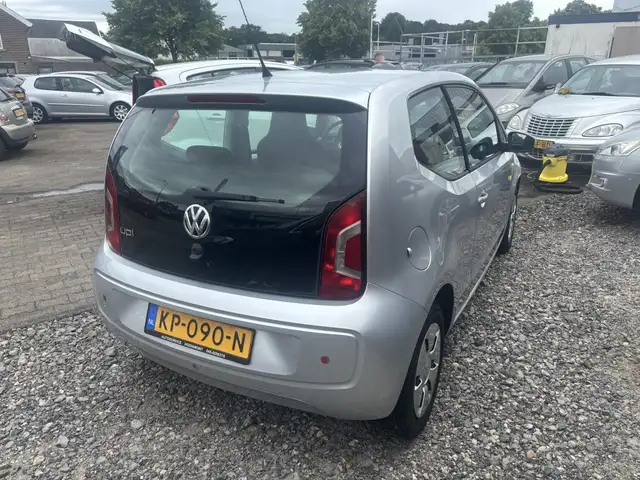 Volkswagen Up! view 4