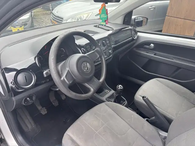 Volkswagen Up! view 5