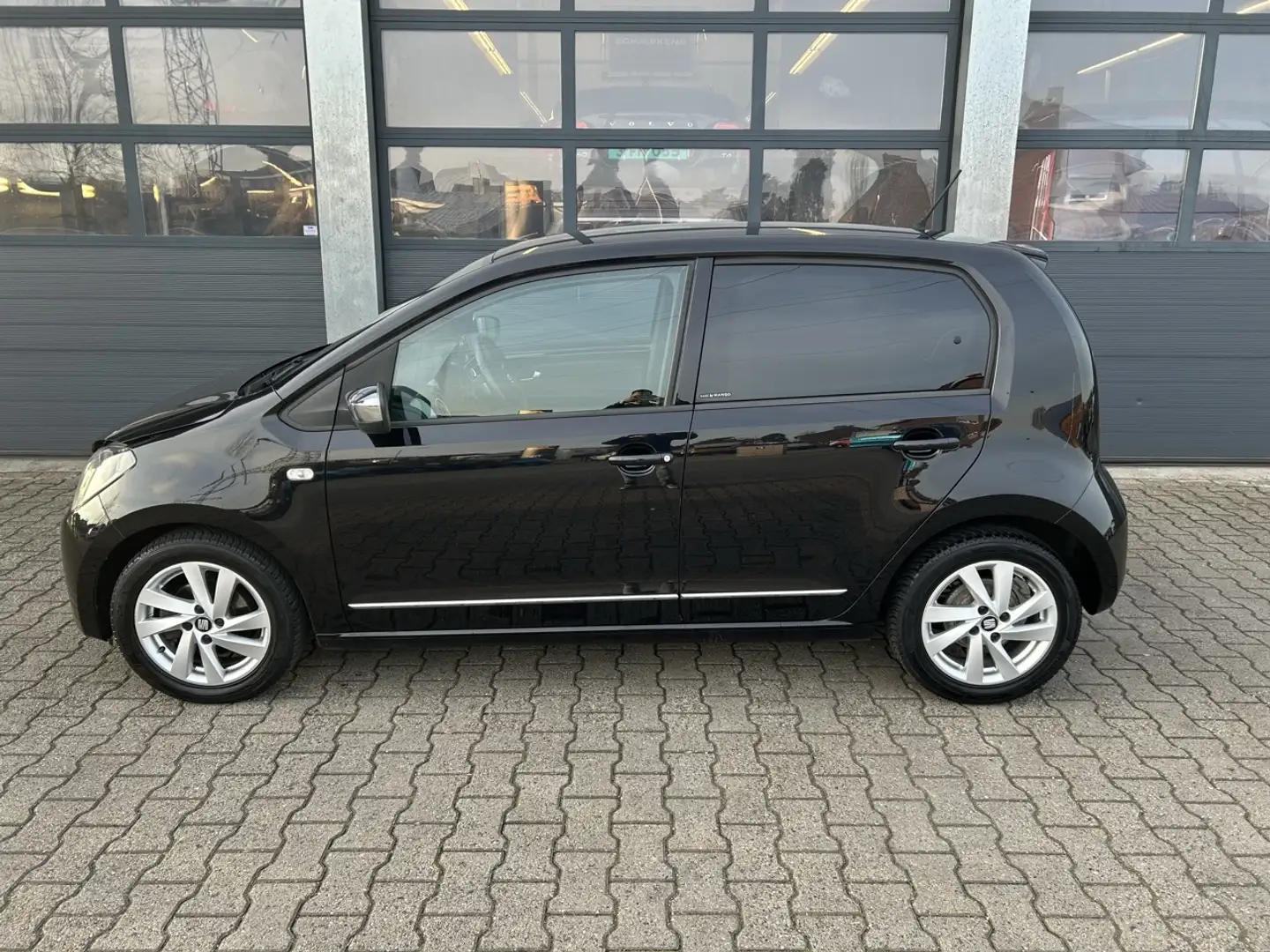 SEAT Mii 1.0 60pk Mii by Mango Schwarz - 2