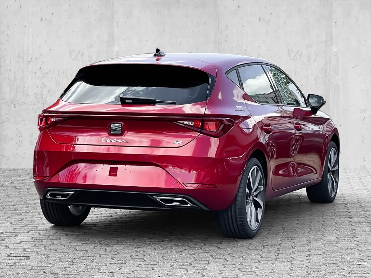 SEAT Leon FR 1.5 eTSI DSG Dinamica Beats Travel-Assist Rot - 2