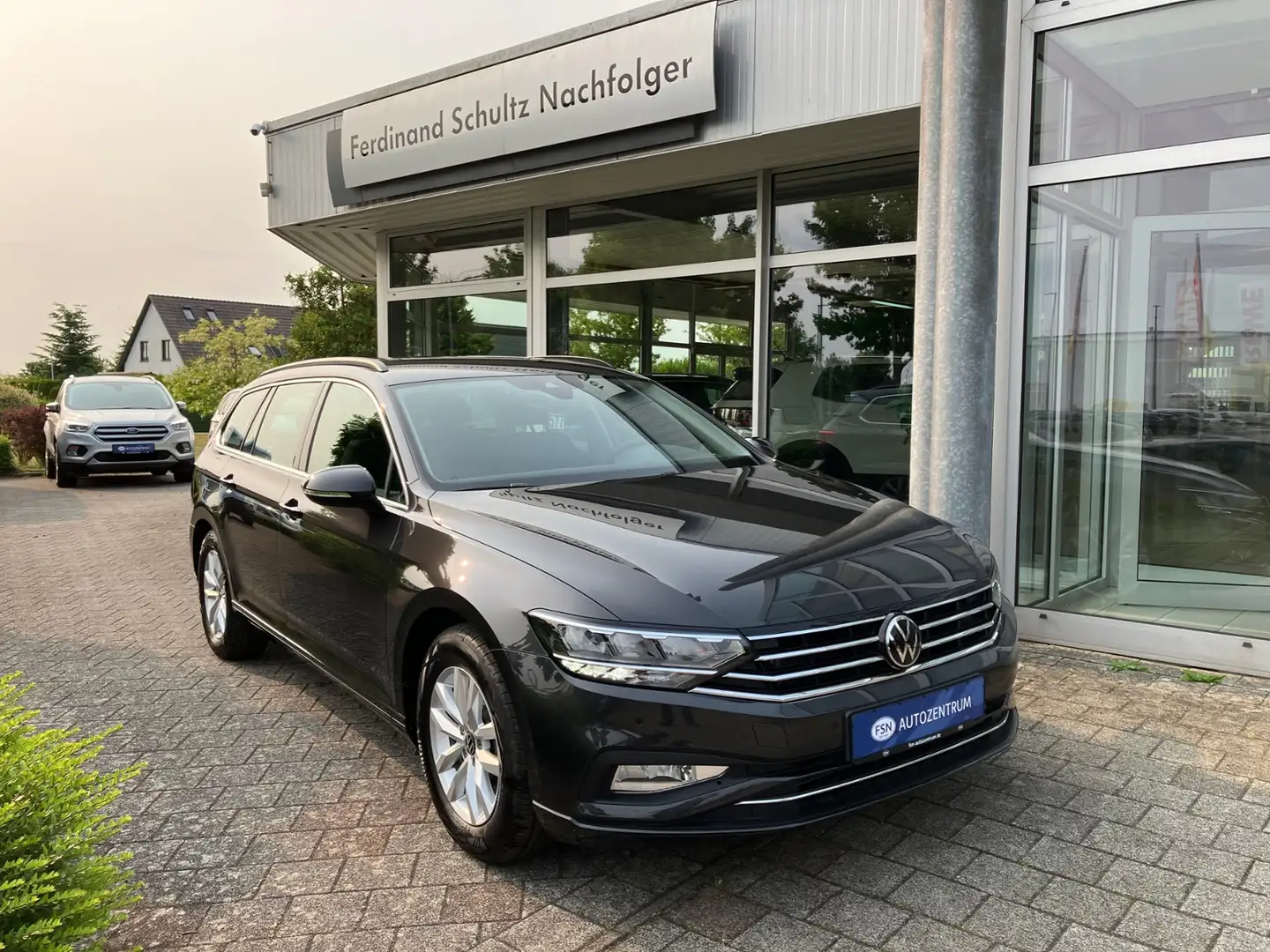 Volkswagen Passat Variant 2.0 TDI Business DSG NAVI ACC RFK LED Gris - 2