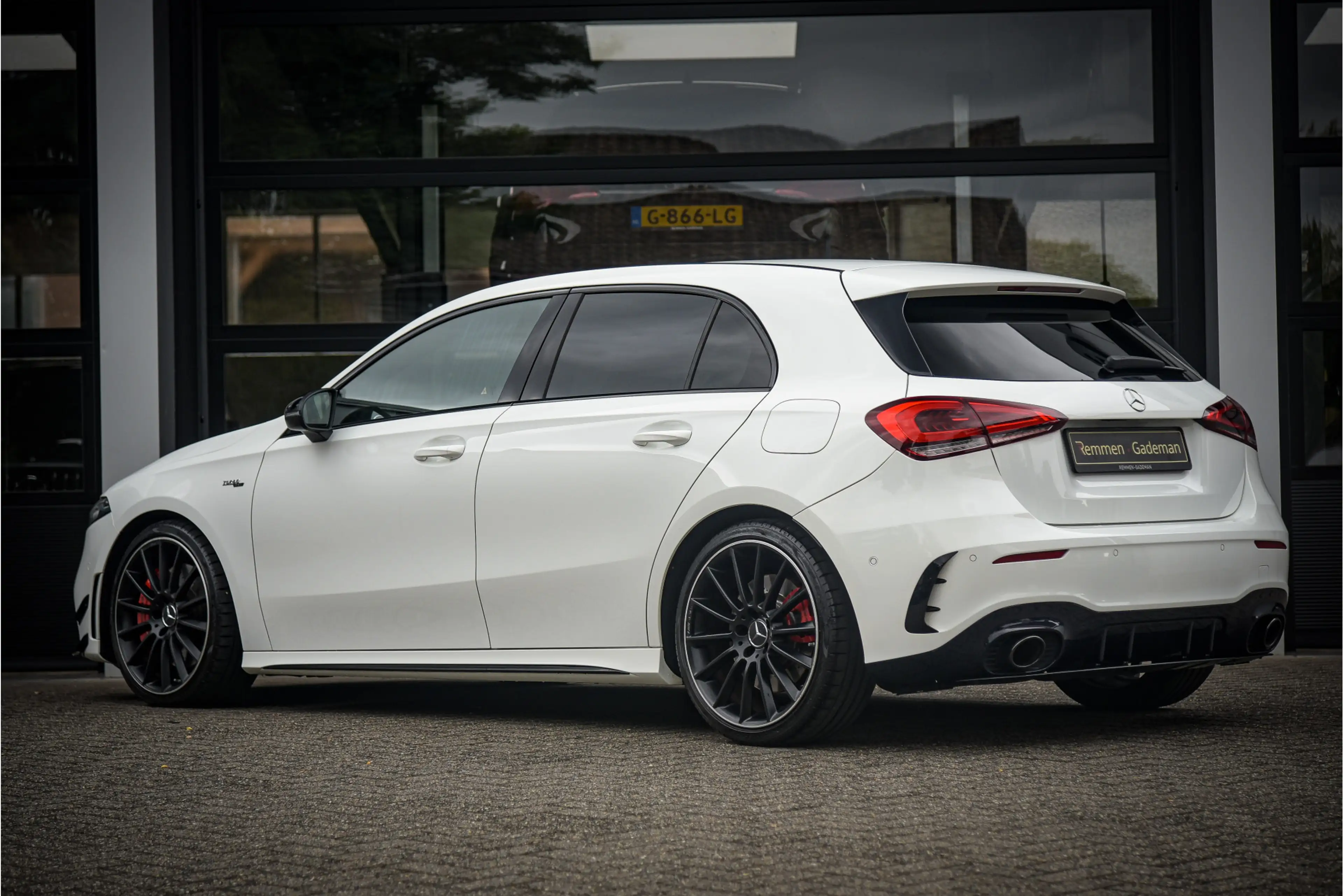 Mercedes-Benz A 35 AMG 4MATIC Premium — photo 3