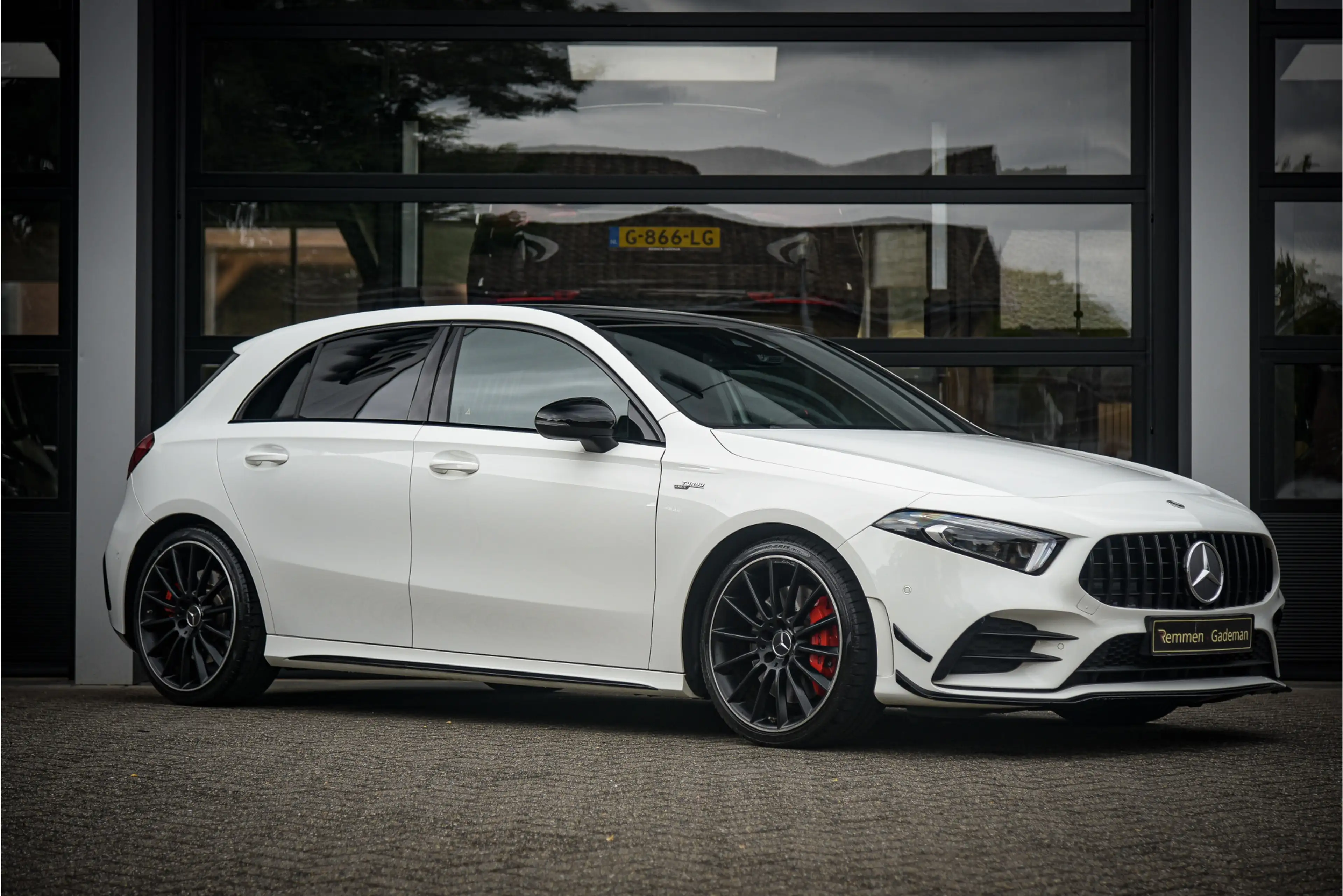 Mercedes-Benz A 35 AMG 4MATIC Premium