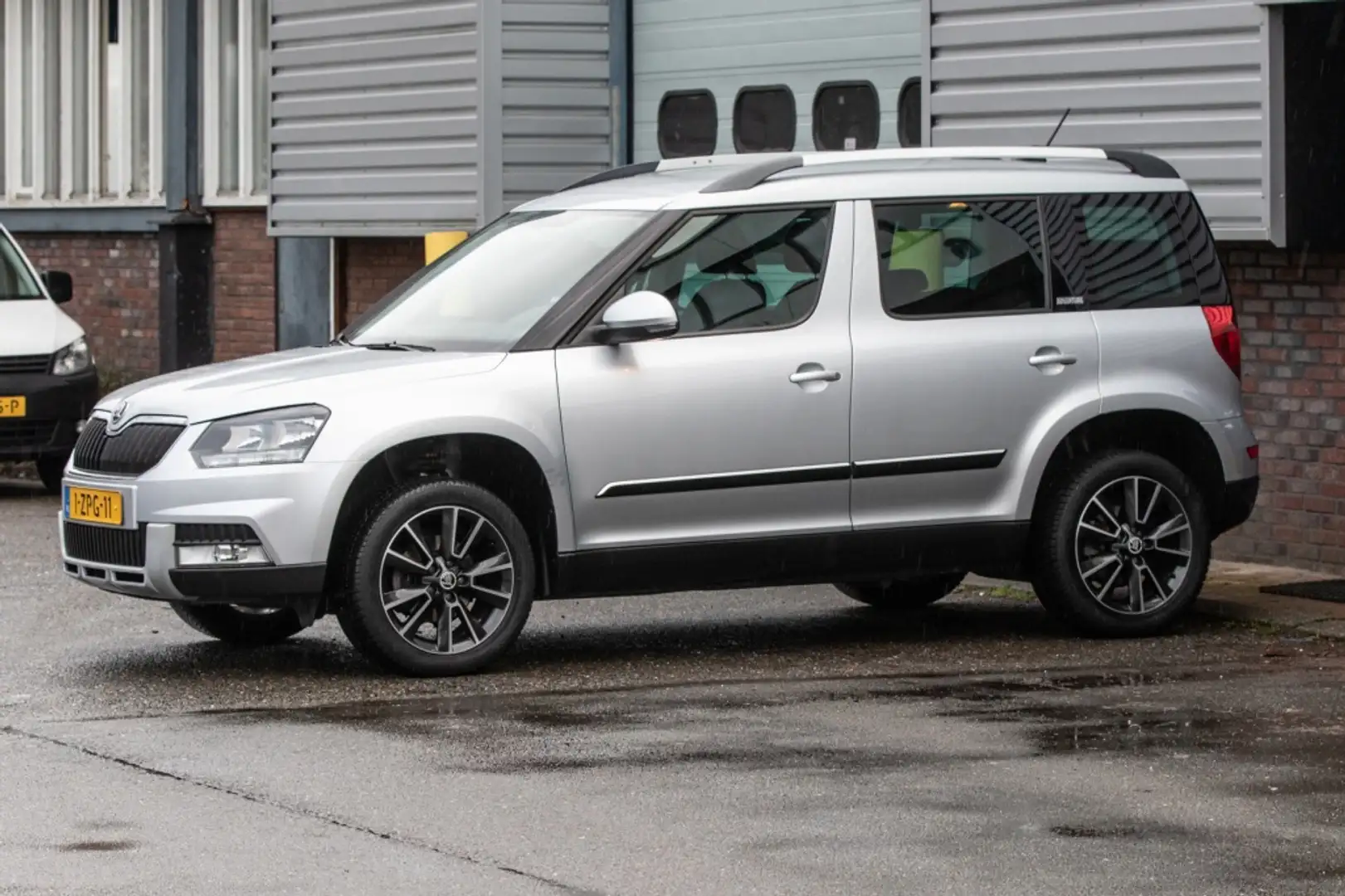 Skoda Yeti Outdoor 1.4 TSI Adventure Gris - 2