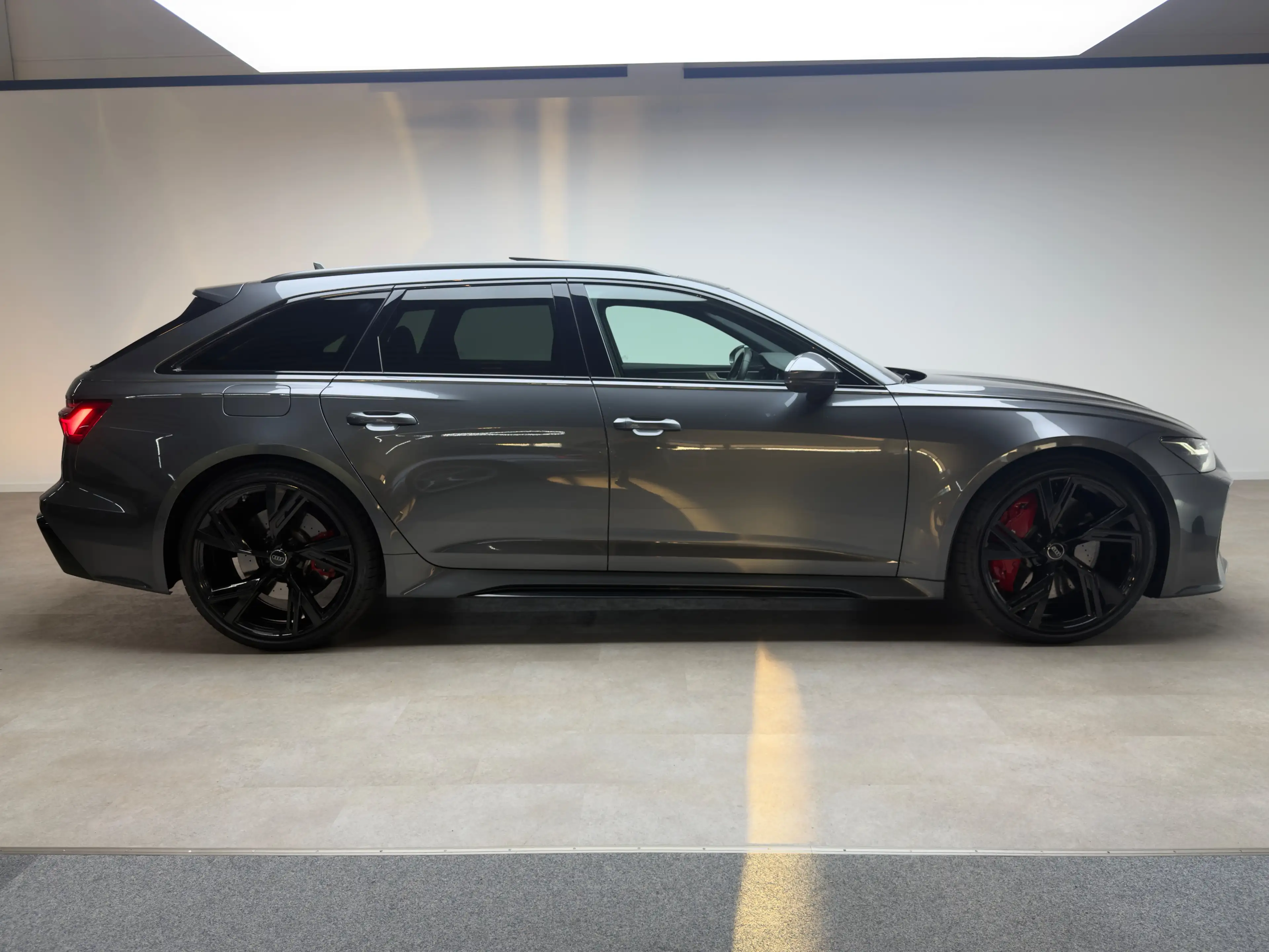 Audi RS6 Pano, Head Up, Laser B&O P., Audi Garantie 06.27, Wartungs-Paket, TOP — photo 13