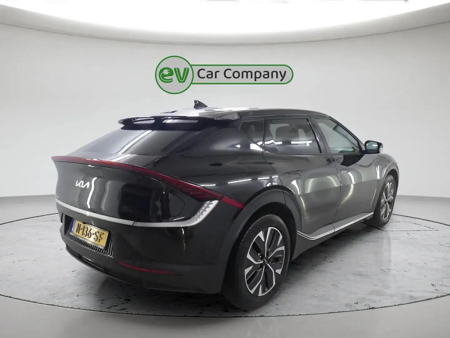 Kia EV6 58 kWh | SOH 96% | Camera | Stoel- en stuurverwarm Schwarz - 2