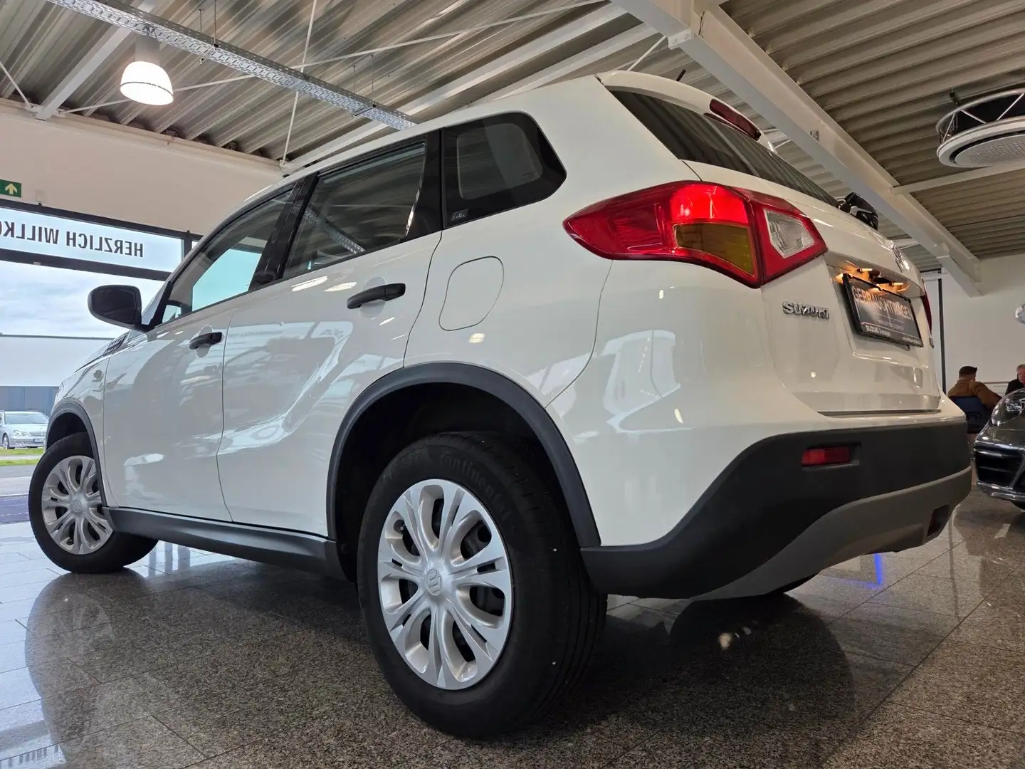 Suzuki Vitara 1.6 Club 4x2 Blanc - 2