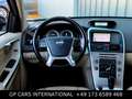 Volvo XC60 2.0D3 GEARTRONIC/R-DESIGN/LEDER/NAV/AHK Grau - thumbnail 4