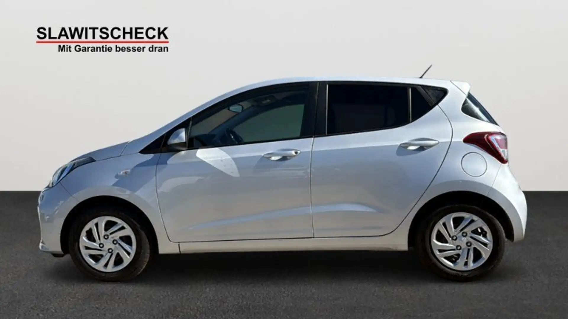 Hyundai i10 Edition 25 1,0 Plateado - 2