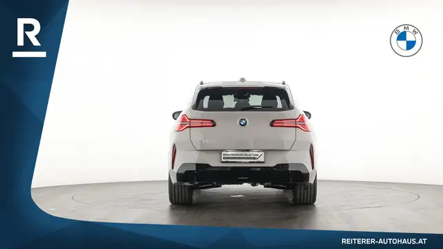 BMW X3 view 5